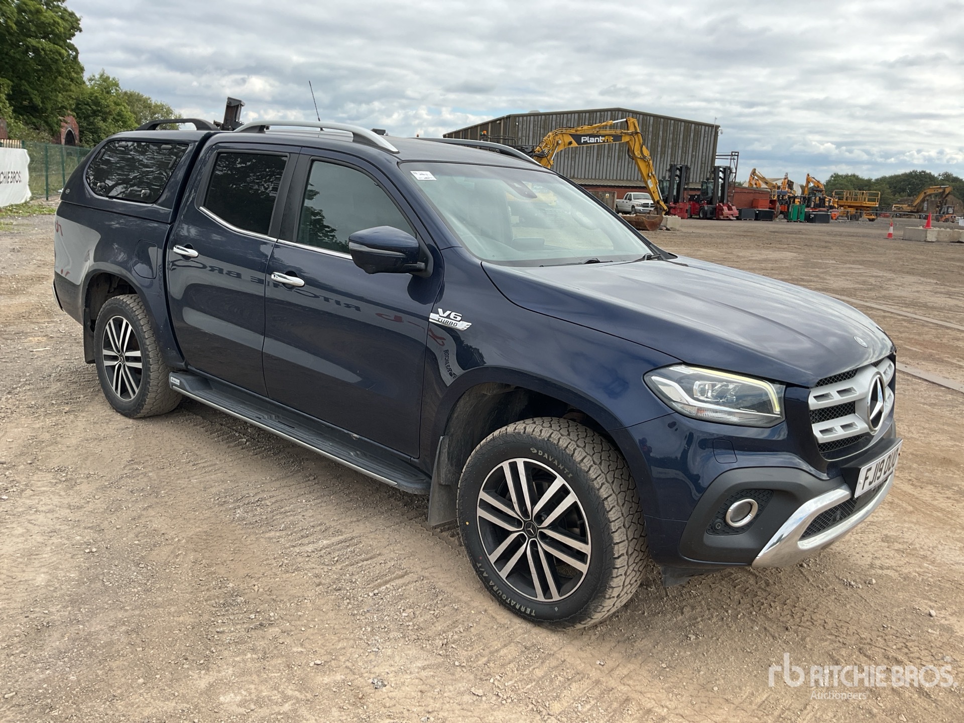 General Appearance with Picture, Right Front Corner