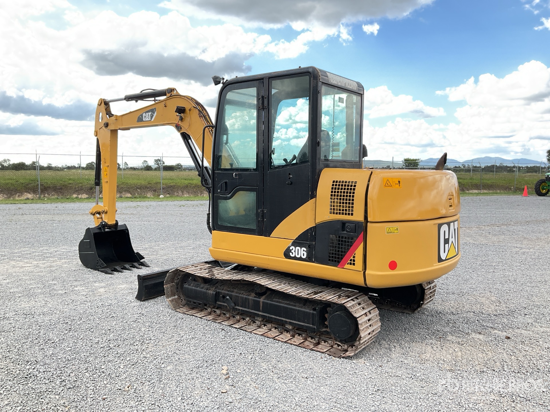 EXCAVADORA 2011 CATERPILLAR 306