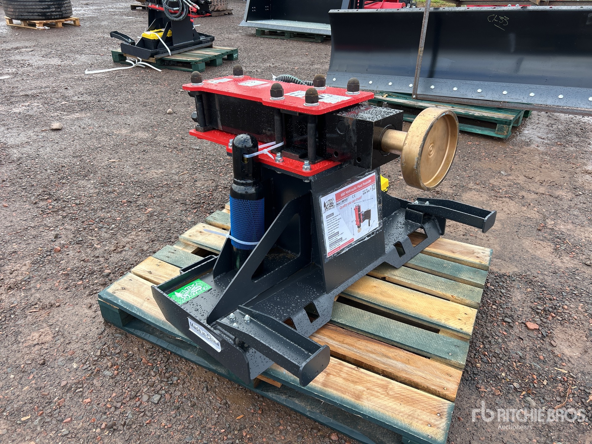 General Appearance with Bild, Ecke vorne rechts