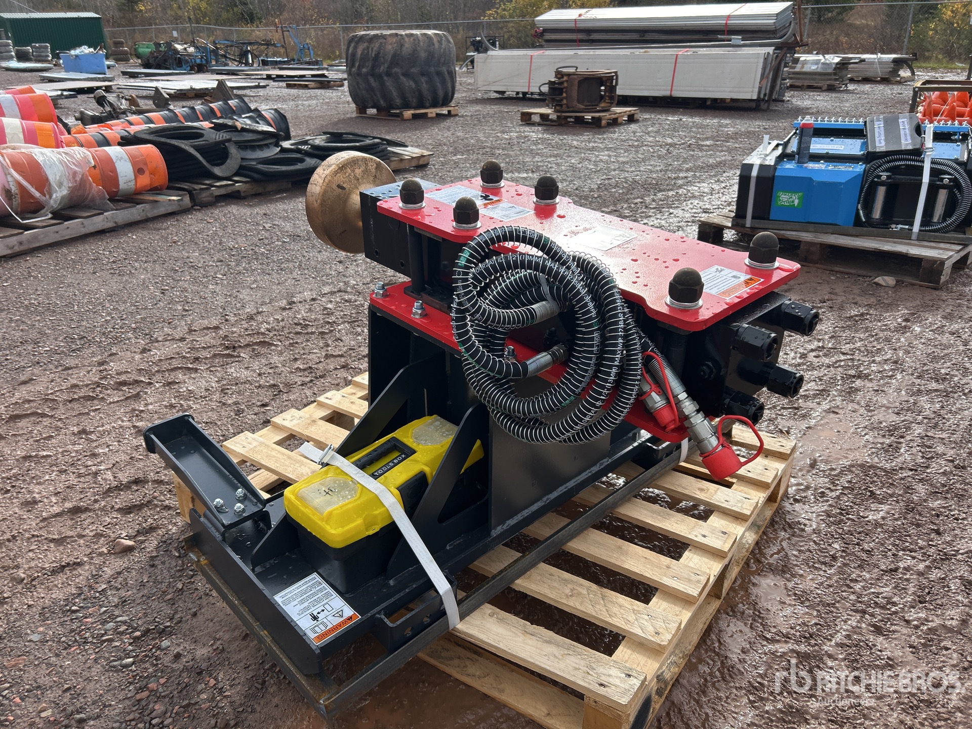 General Appearance with Bild, Ecke hinten links