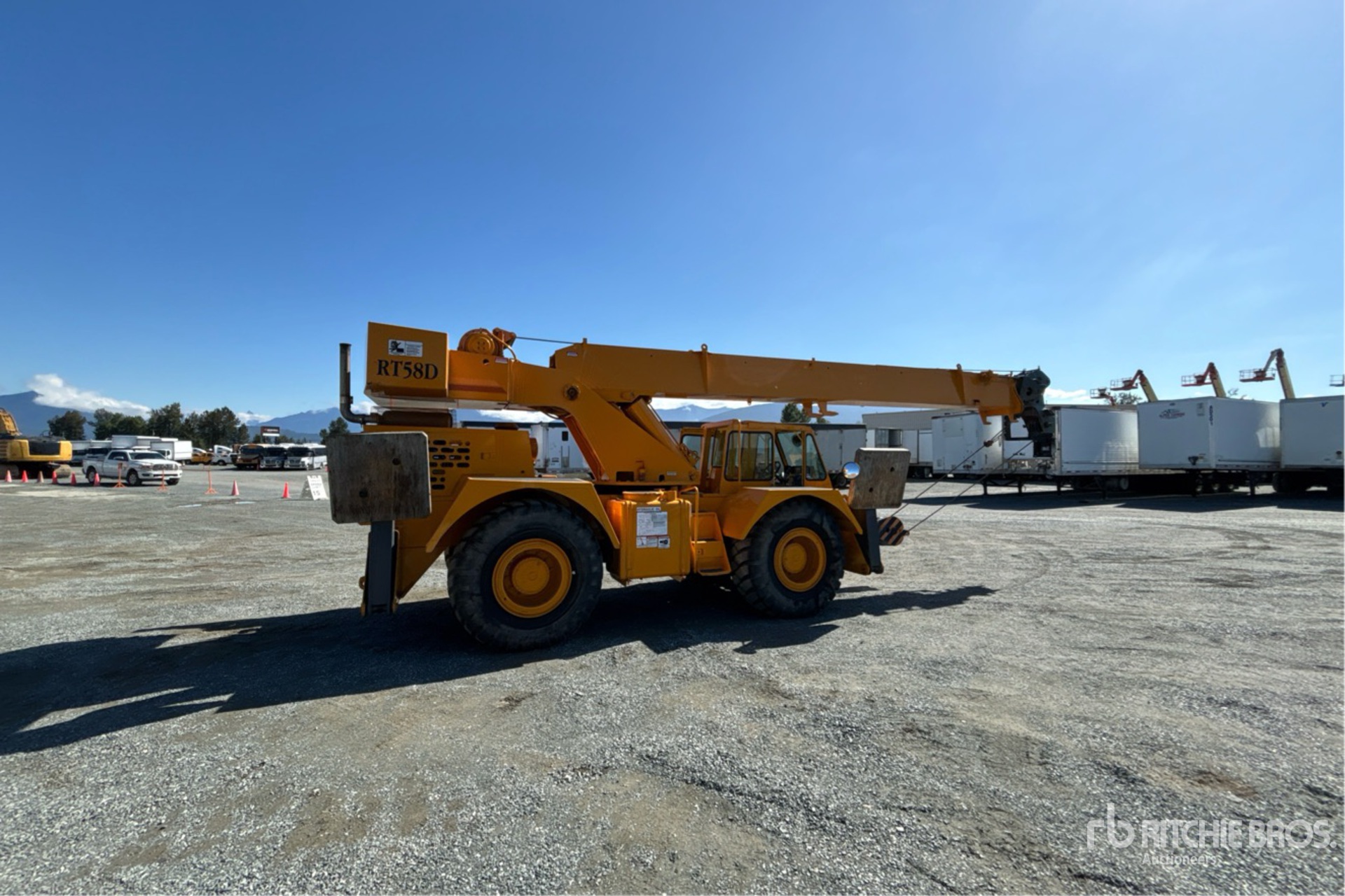 General Appearance with Picture, Right Rear Corner