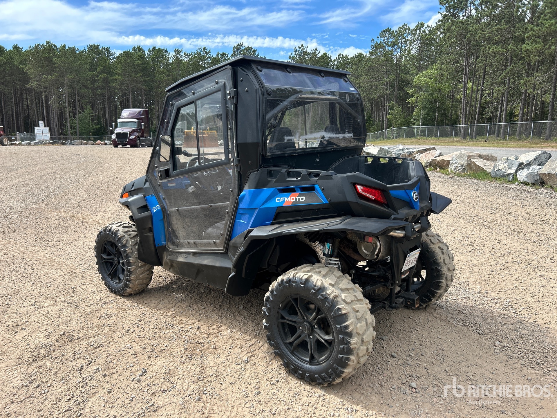General Appearance with Picture, Left Rear Corner