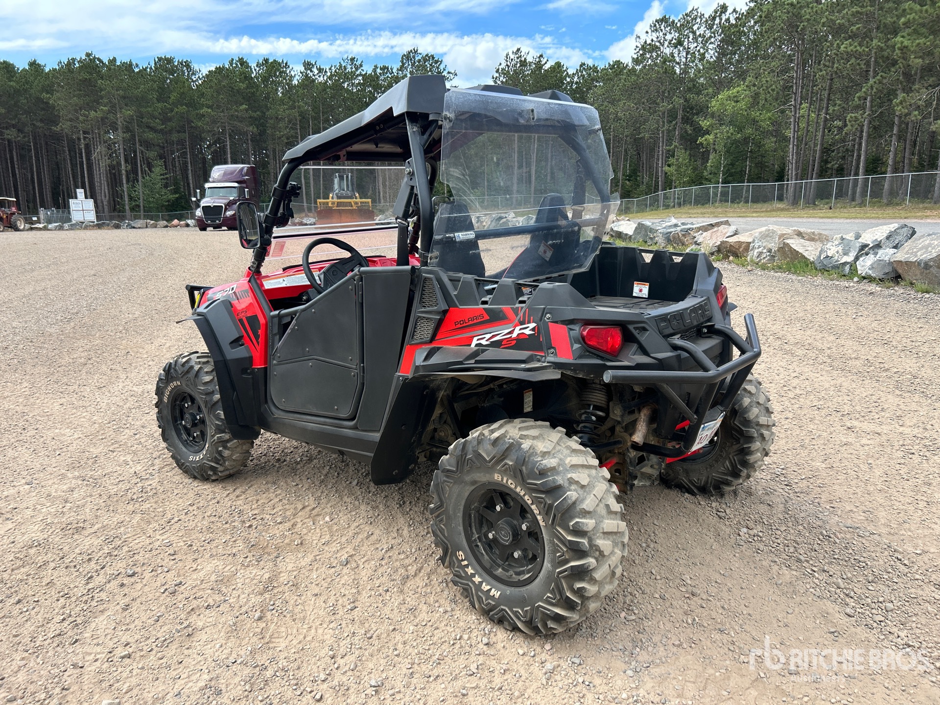 General Appearance with Picture, Left Rear Corner