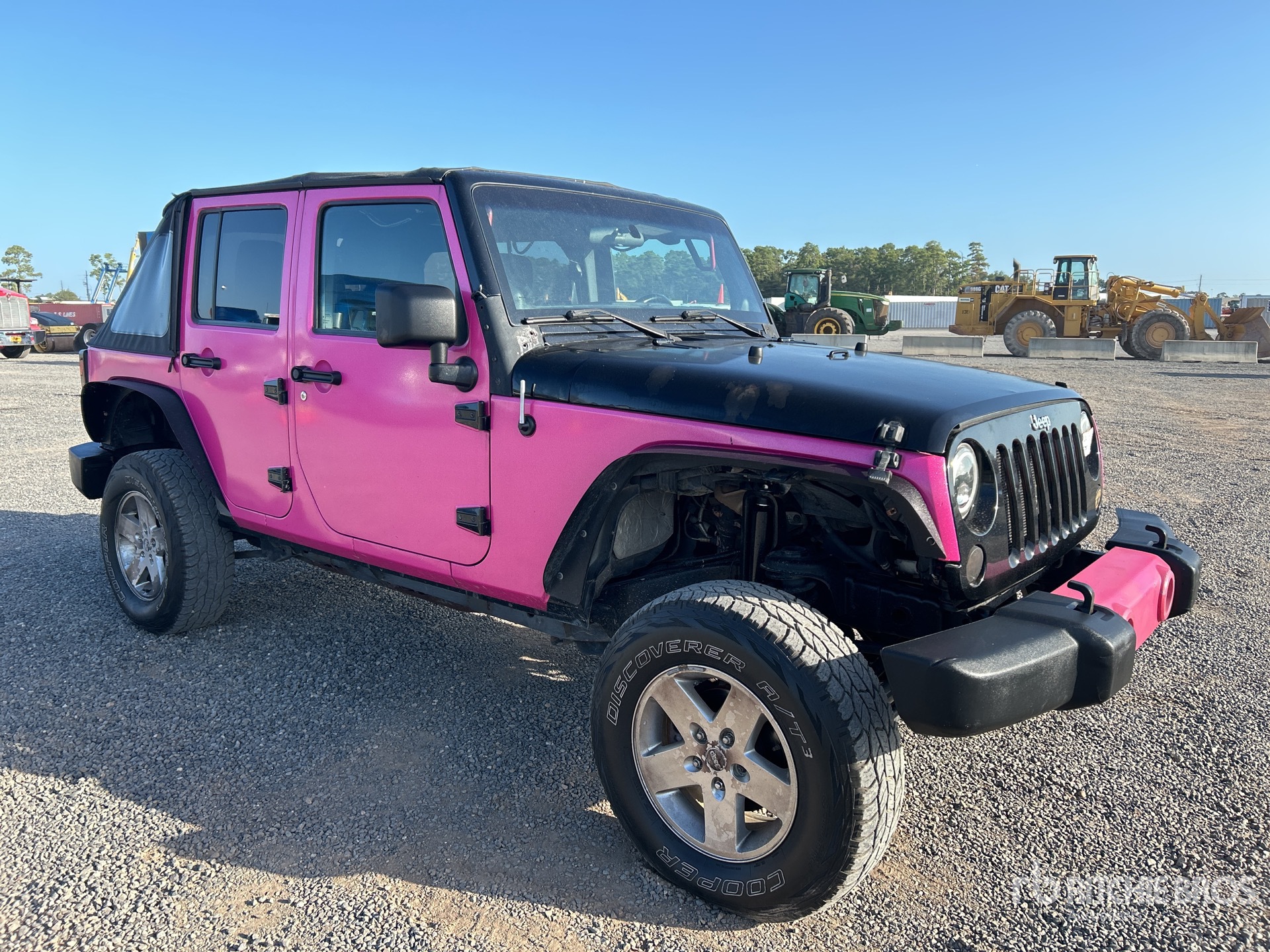 General Appearance with Picture, Right Front Corner