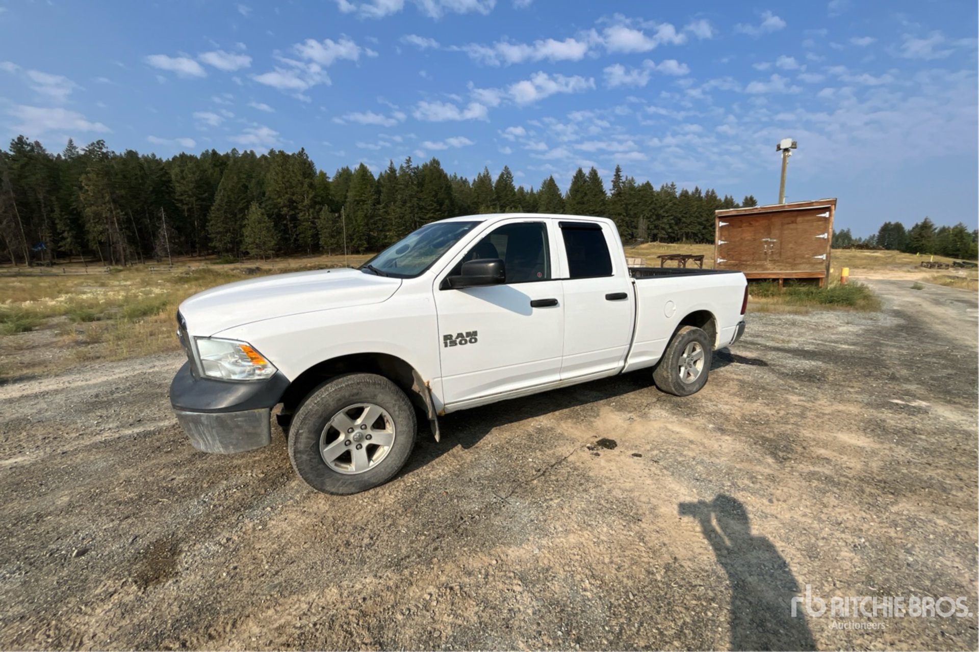 General Appearance with Picture, Left Front Corner