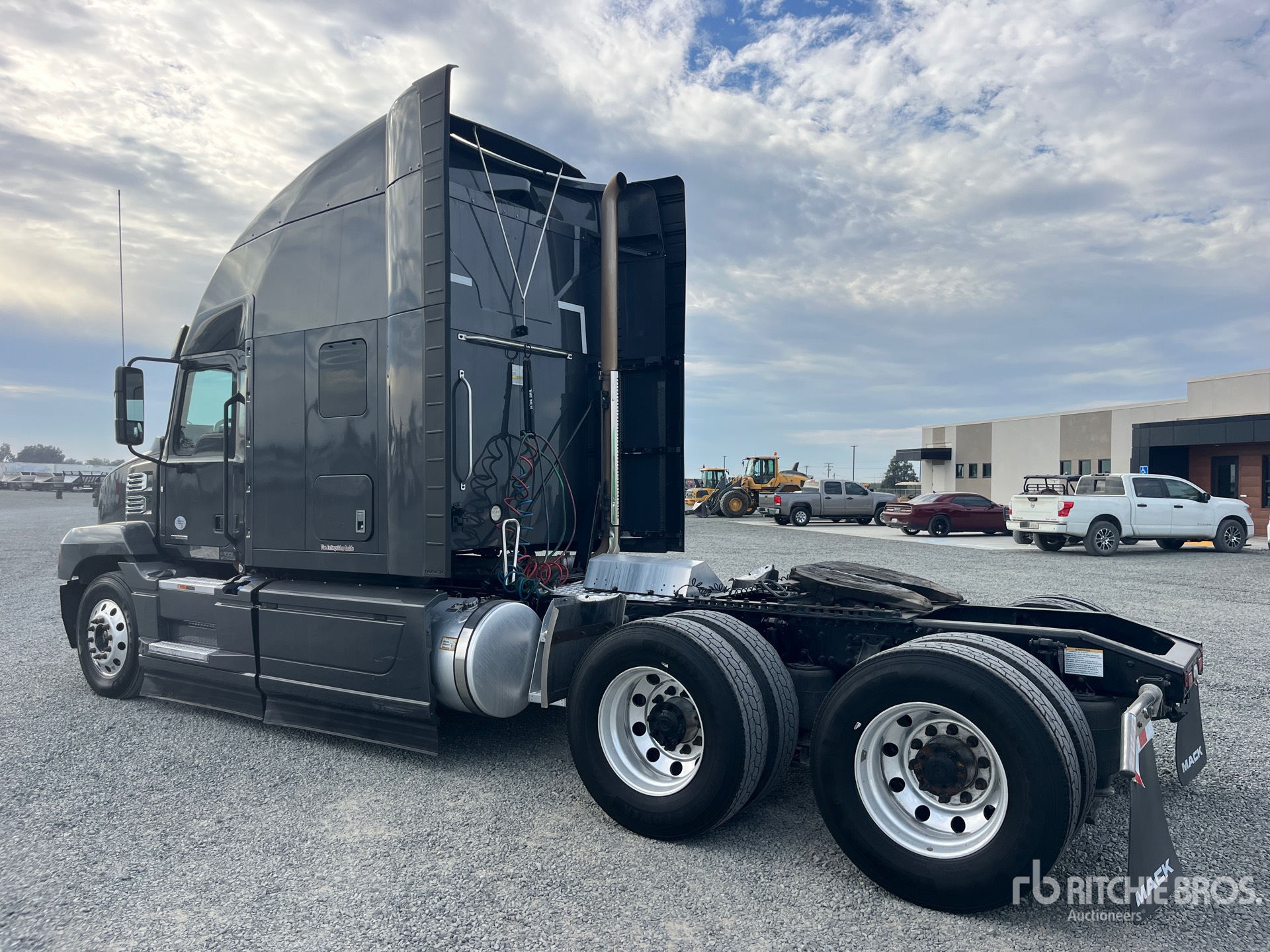 General Appearance with Bild, Ecke hinten links