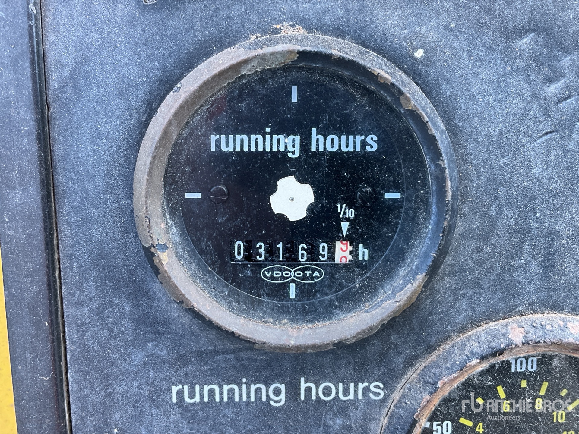 Aspect général with Compteur horaire / compteur kilométrique