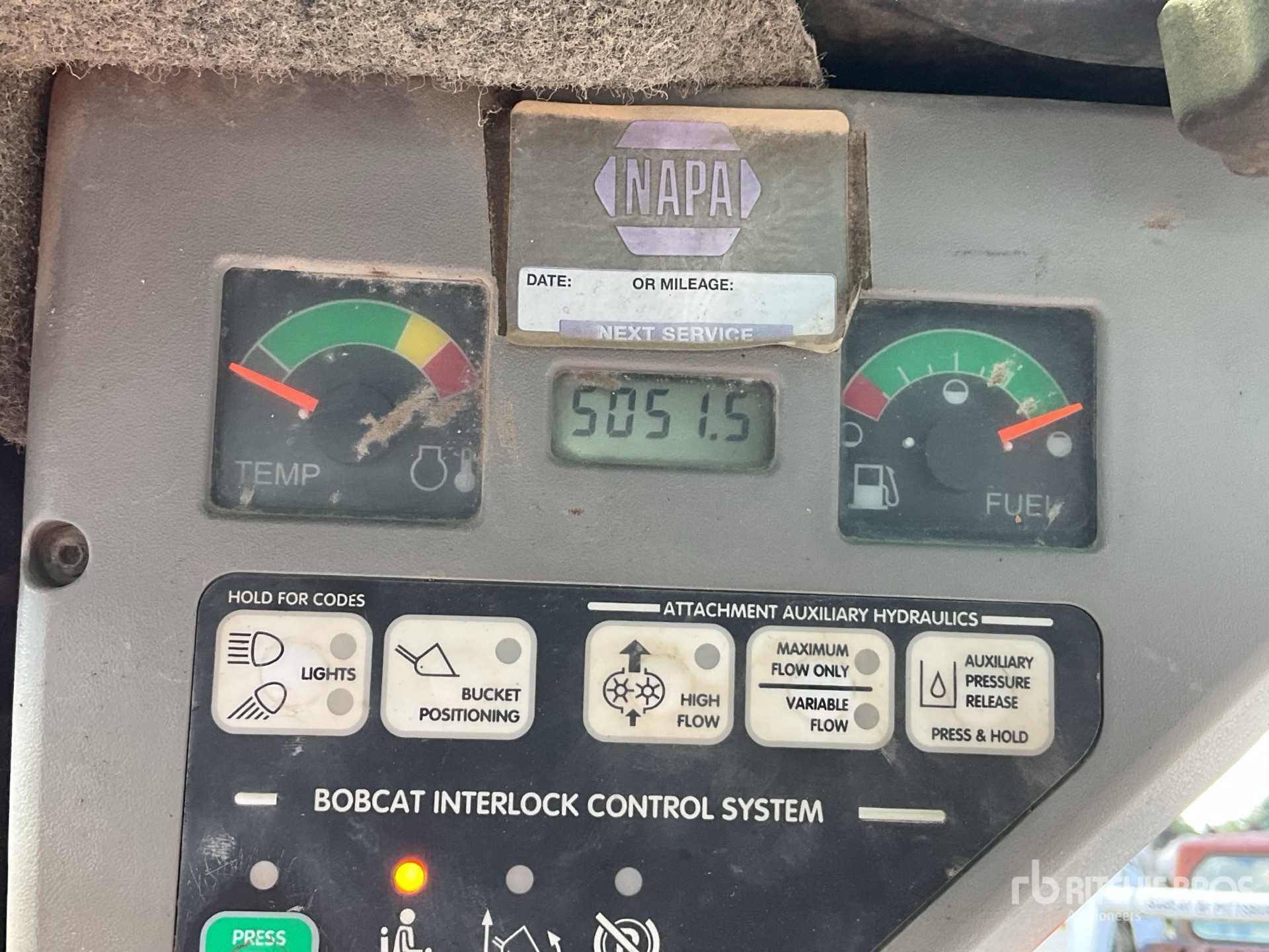 General Appearance with Horímetro / Odómetro