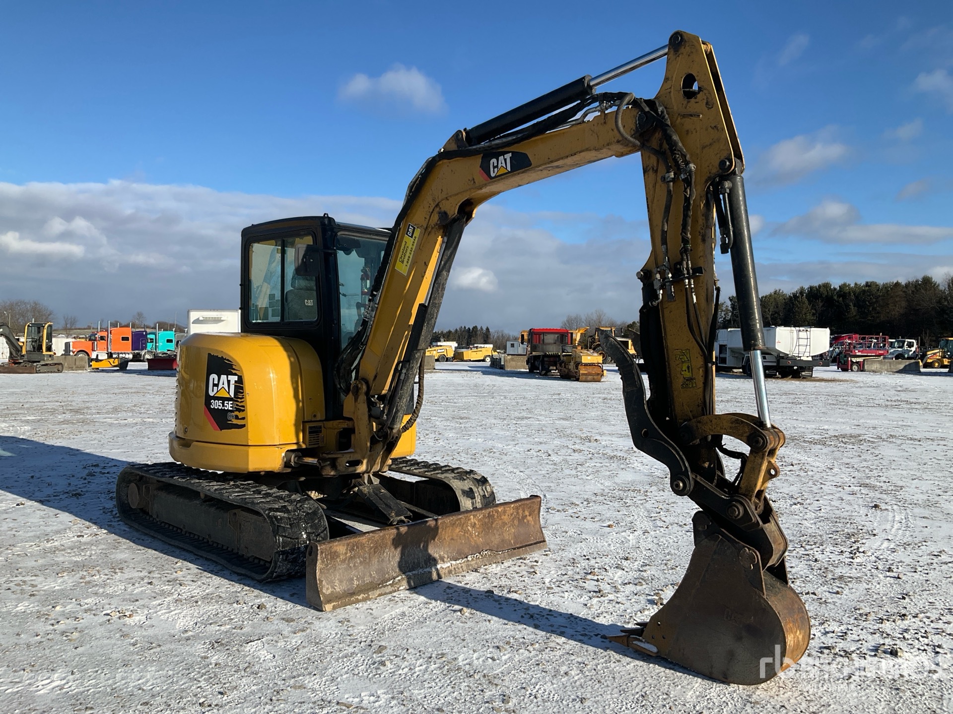 General Appearance with Picture, Right Front Corner