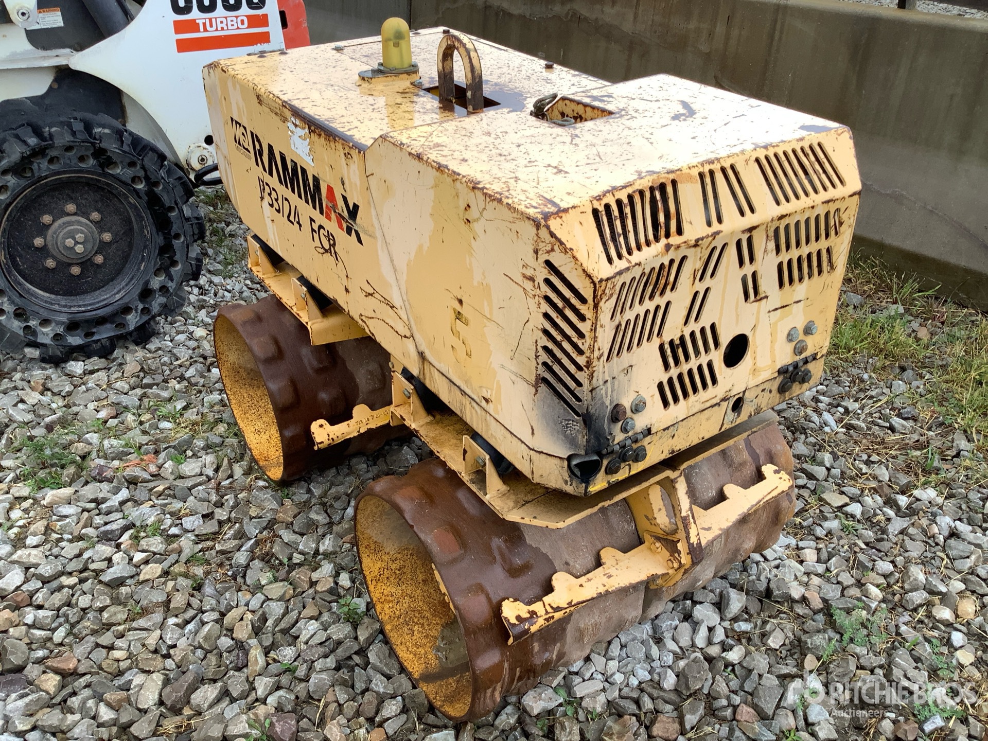 General Appearance with Picture, Right Front Corner