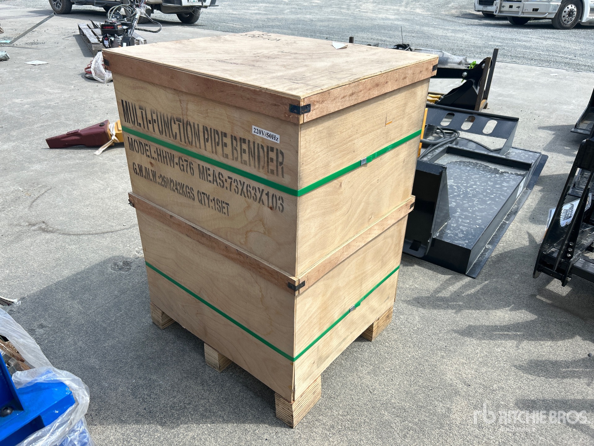 General Appearance with Picture, Right Rear Corner