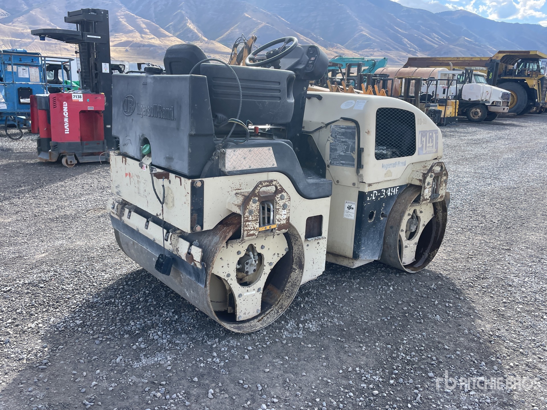 COMPACTADOR 2002 INGERSOLL RAND DD34HF