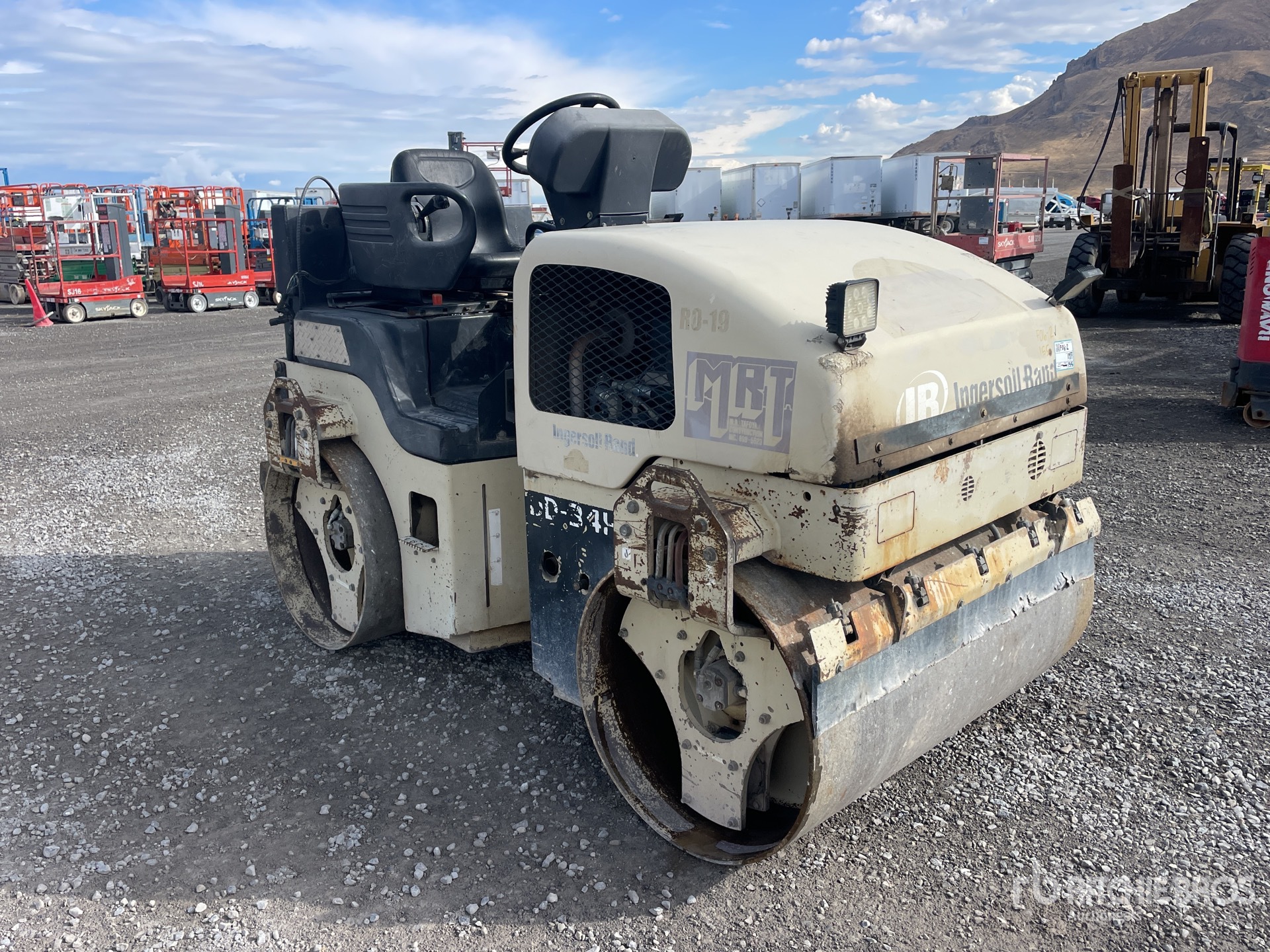 COMPACTADOR 2002 INGERSOLL RAND DD34HF
