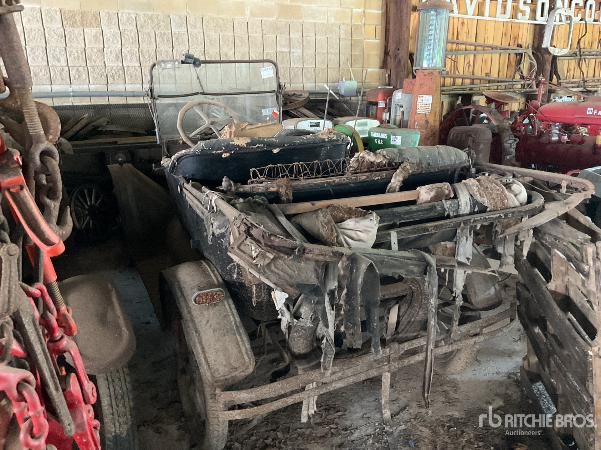 General Appearance with Picture, Left Rear Corner