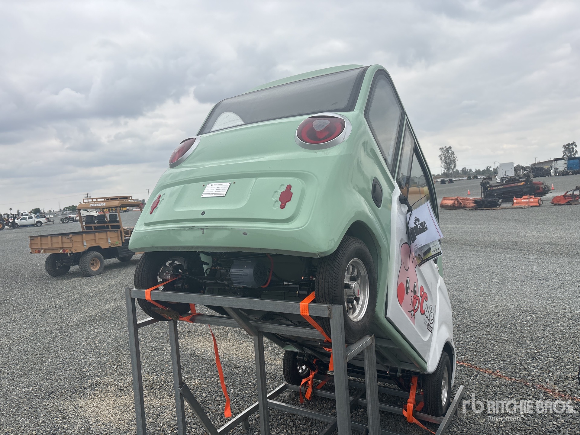 General Appearance with Picture, Right Rear Corner
