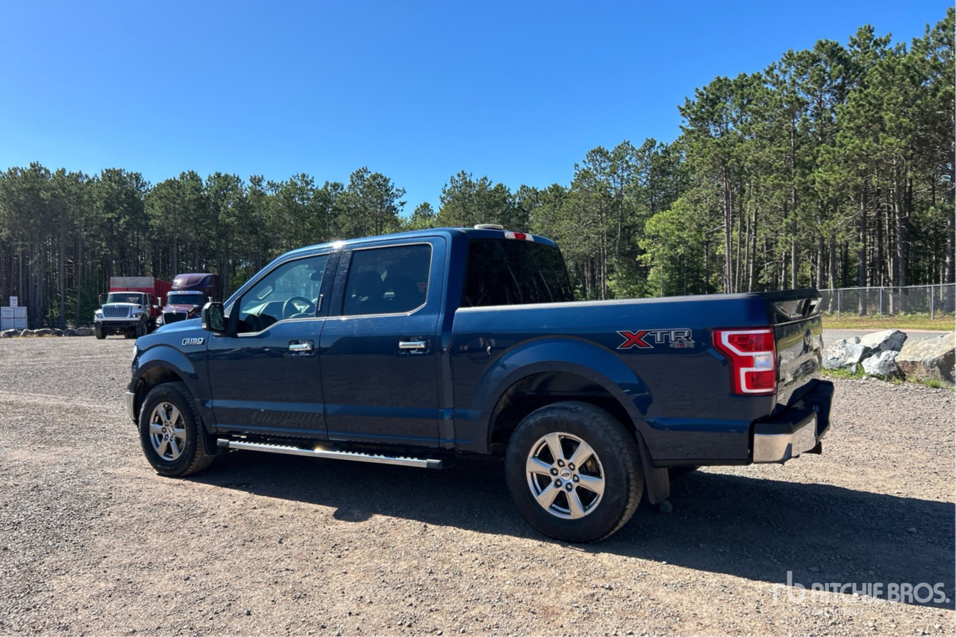 General Appearance with Picture, Left Rear Corner