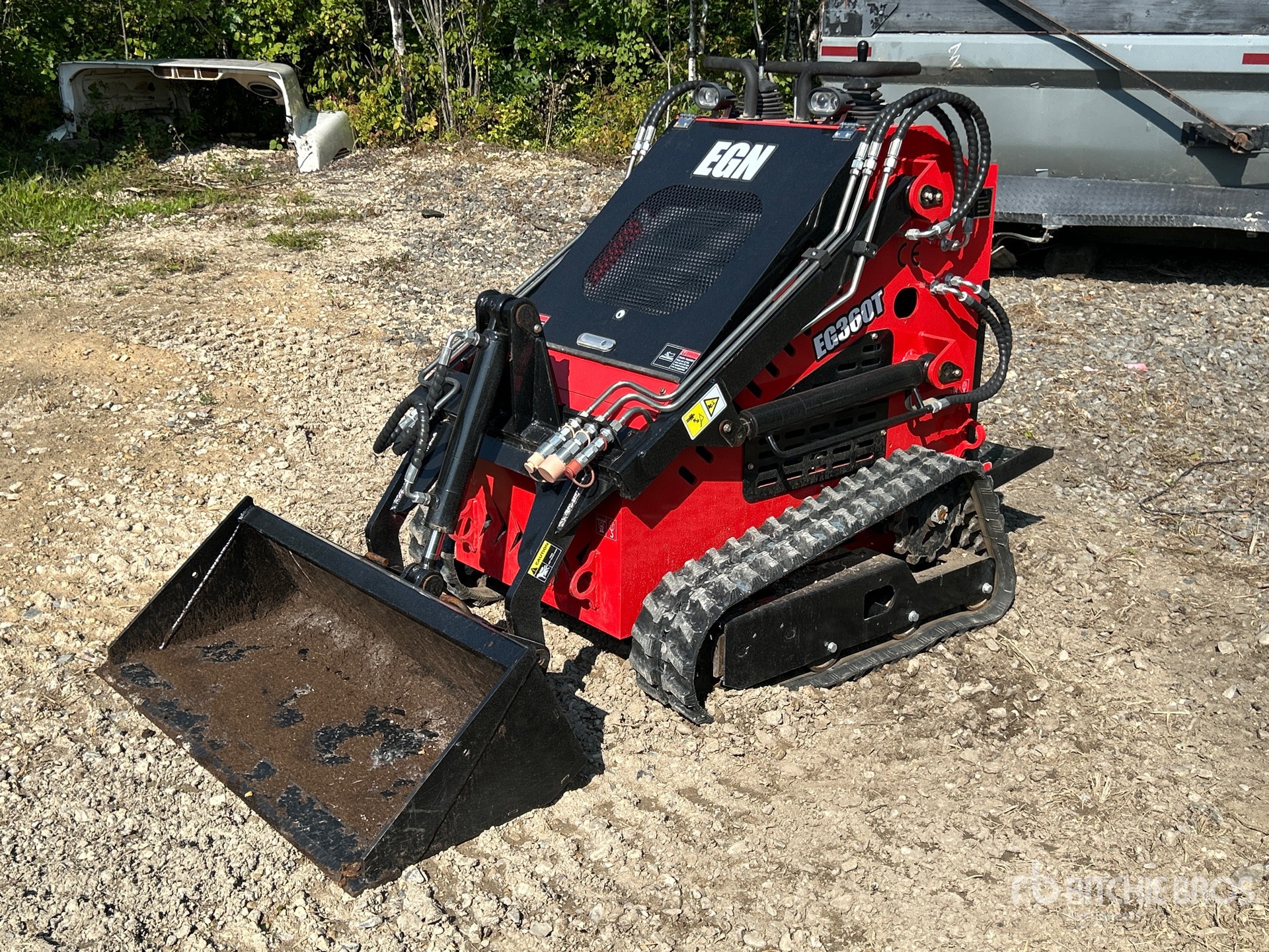 General Appearance with Picture, Left Front Corner