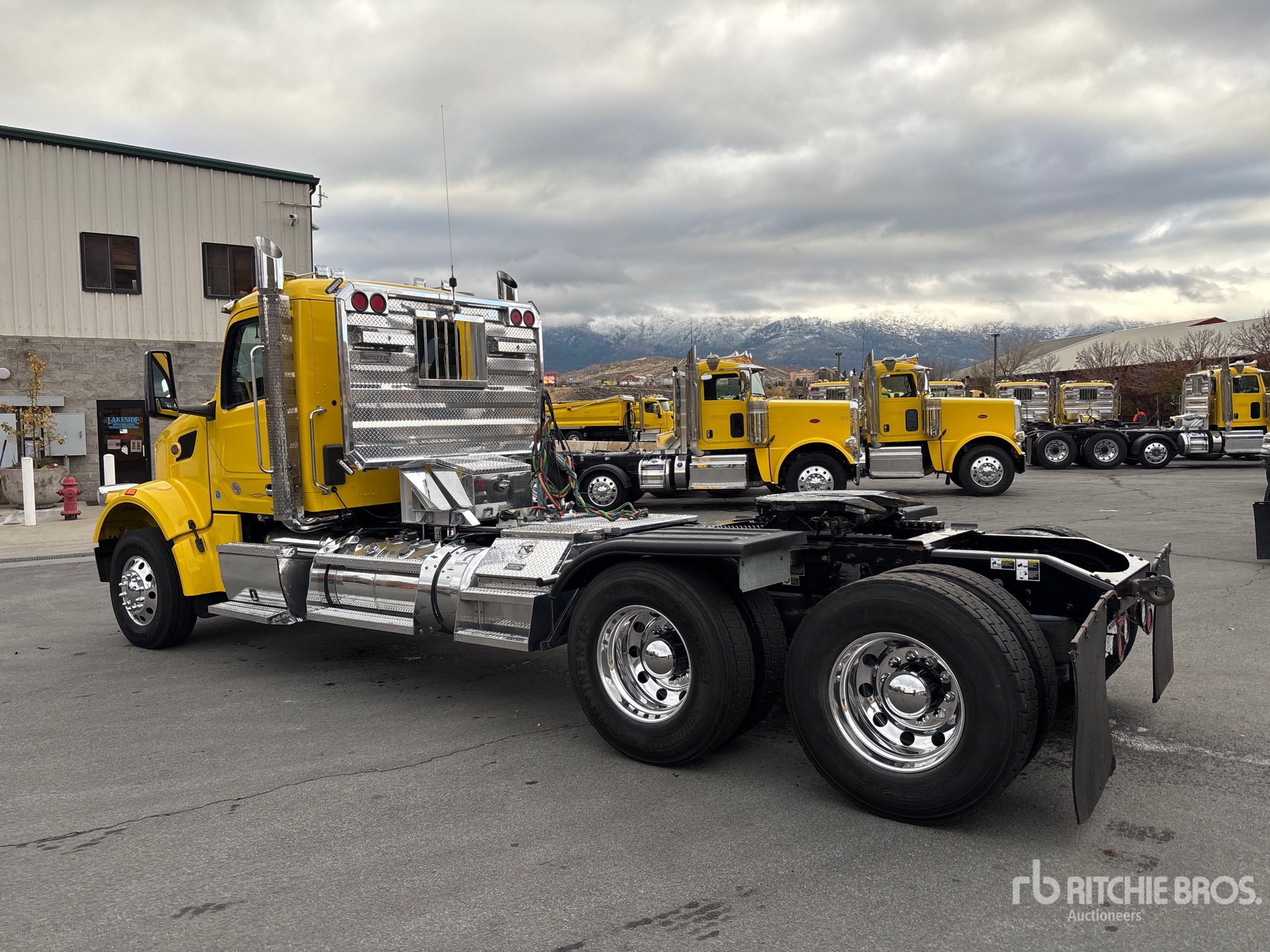 General Appearance with Picture, Left Rear Corner