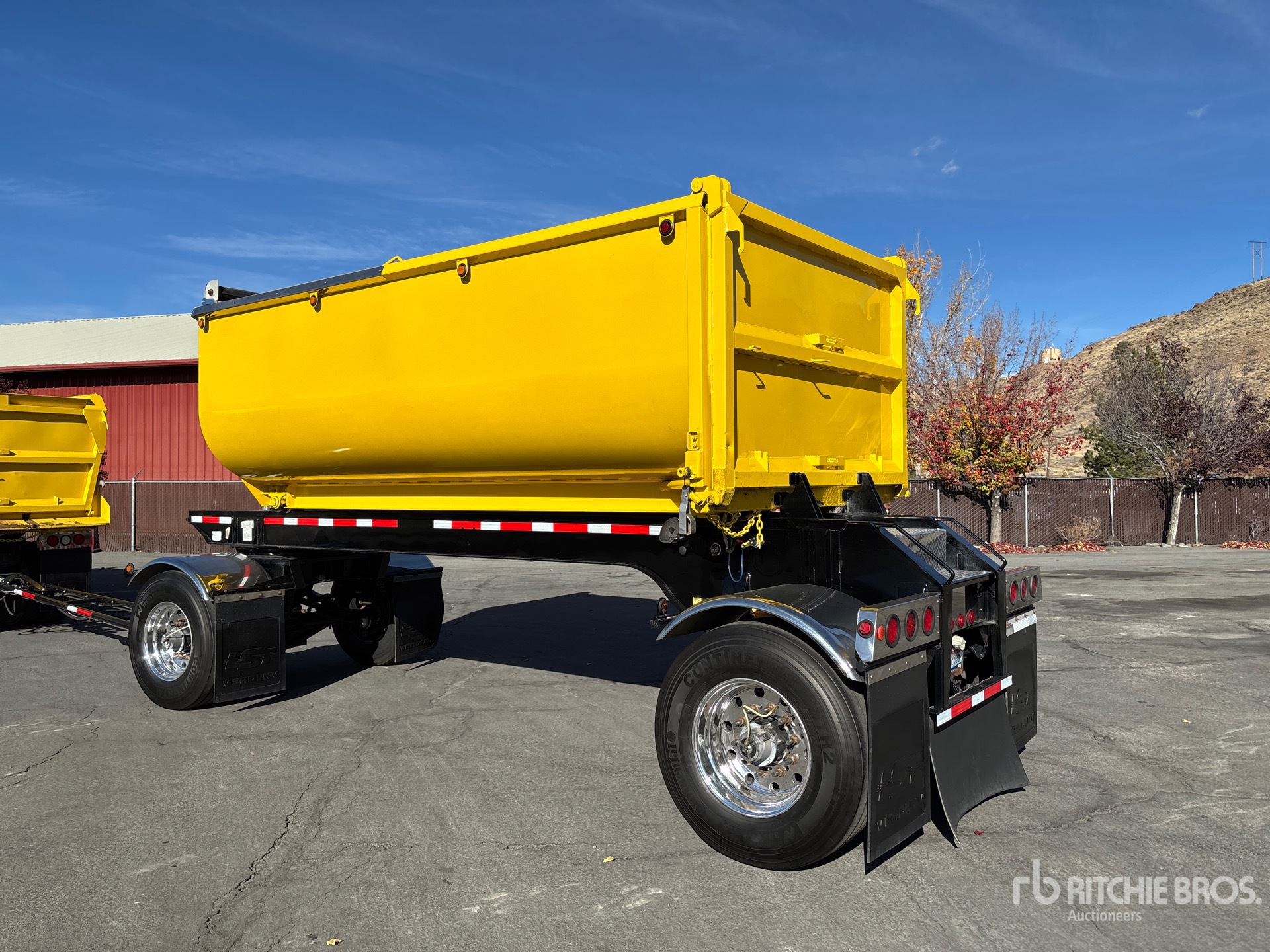 General Appearance with Bild, Ecke hinten links