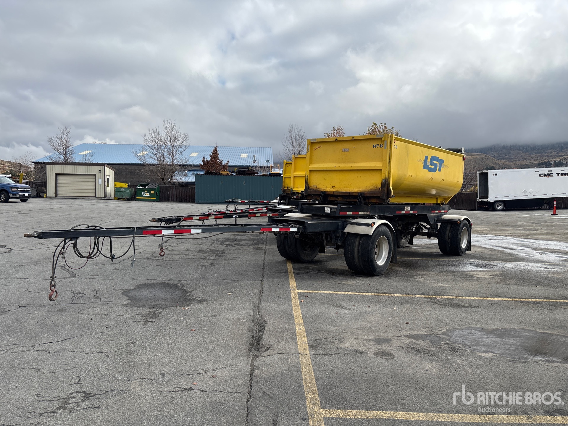 General Appearance with Bild, Ecke vorne links