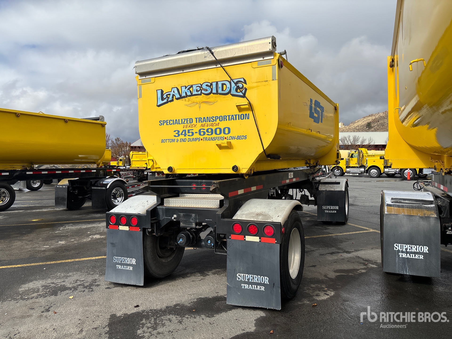 General Appearance with Bild, Ecke hinten rechts