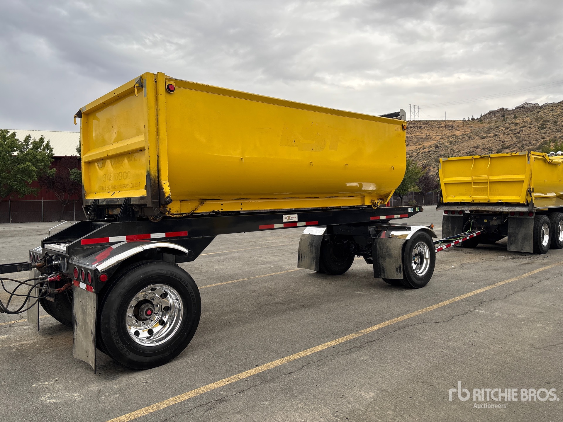 General Appearance with Picture, Right Rear Corner