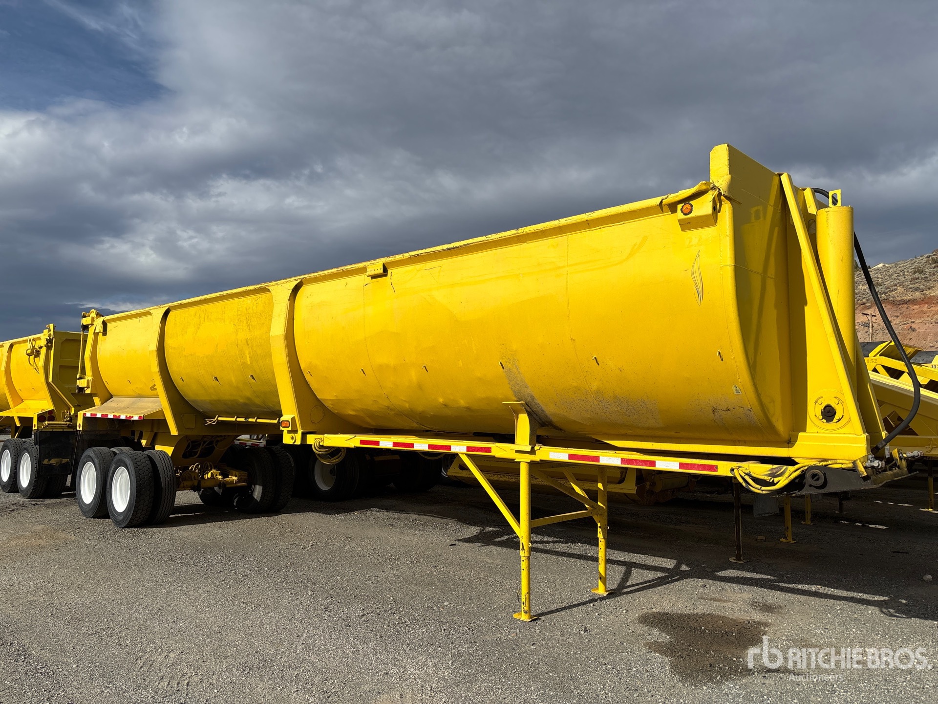 General Appearance with Foto, angolo anteriore destro