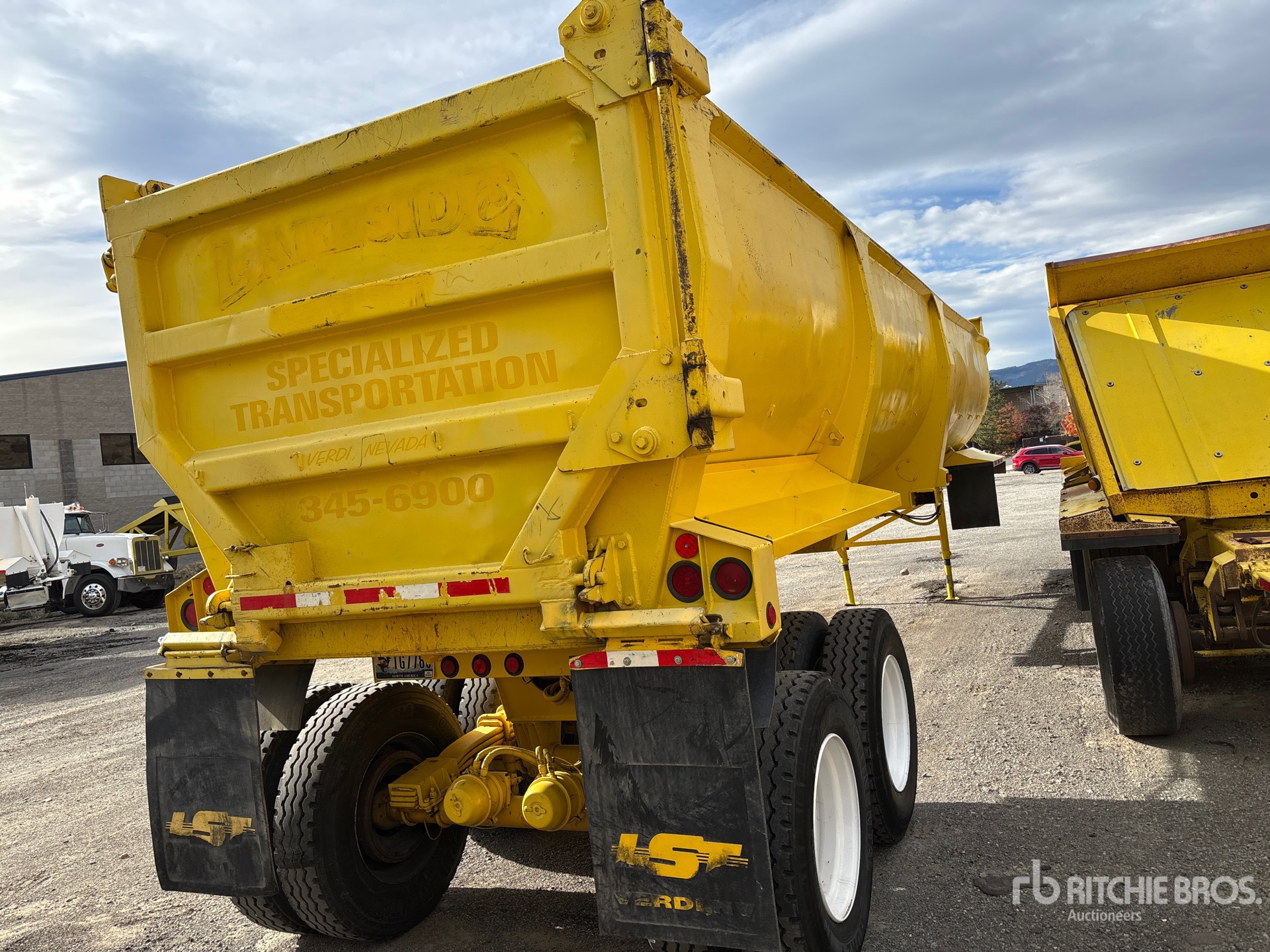 General Appearance with Foto, angolo anteriore sinistro