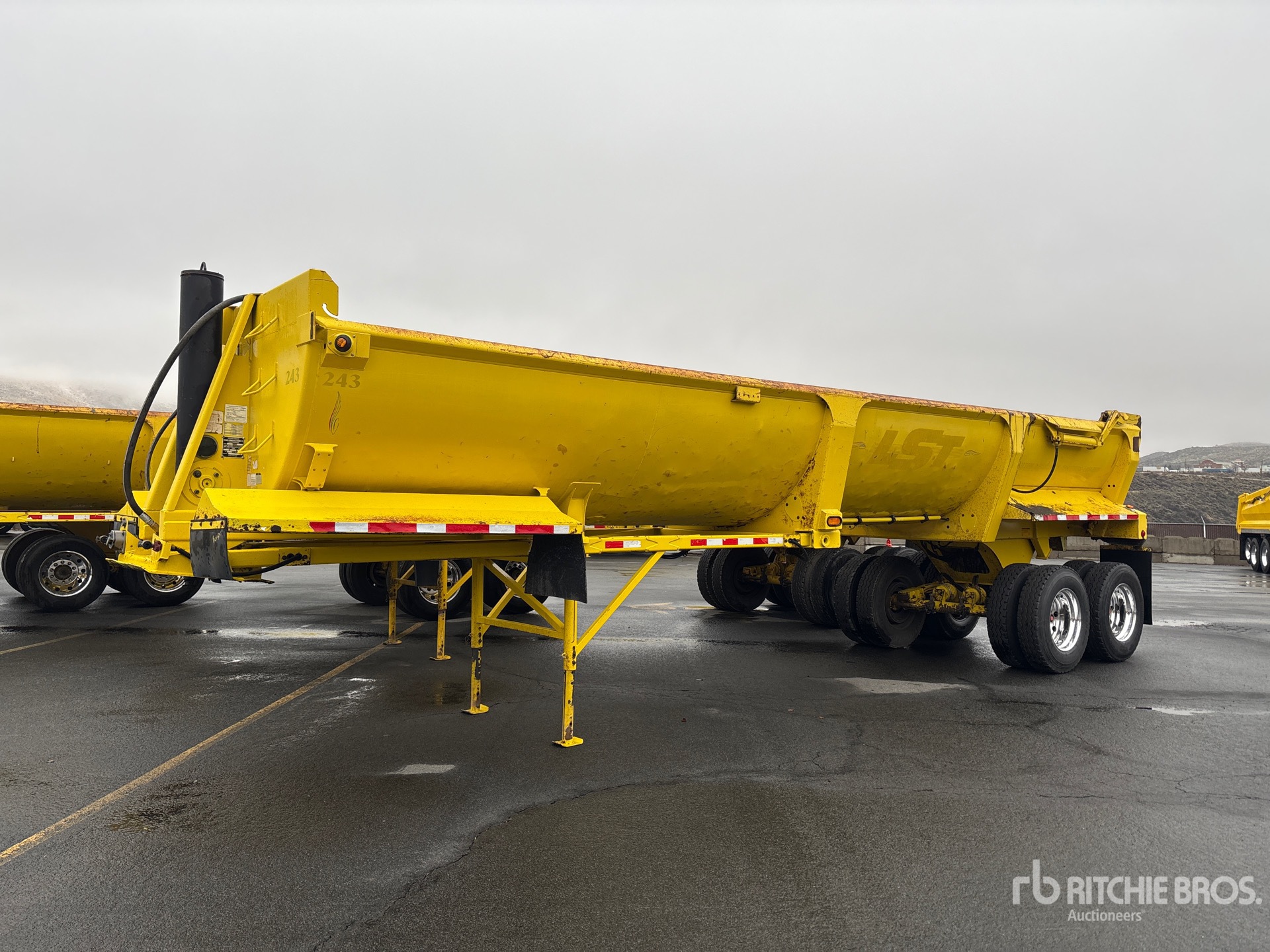 General Appearance with Image, coin avant gauche