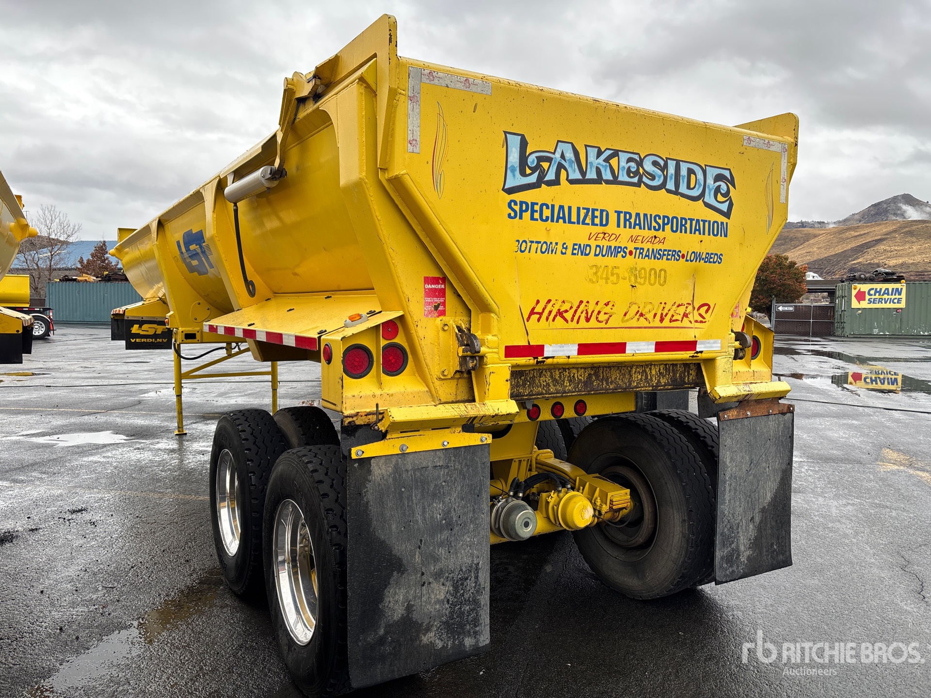 General Appearance with Foto, angolo posteriore sinistro