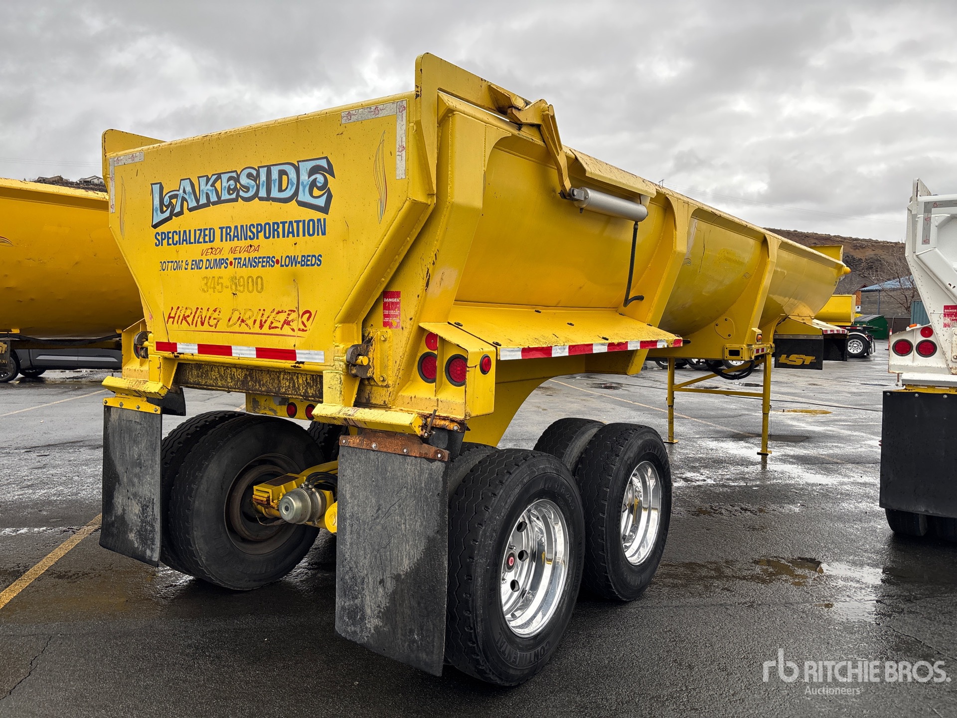 General Appearance with Foto, angolo anteriore sinistro