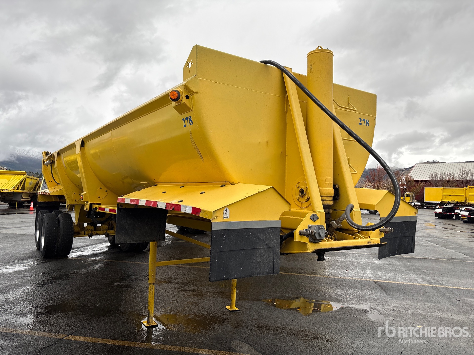 General Appearance with Foto, angolo anteriore destro