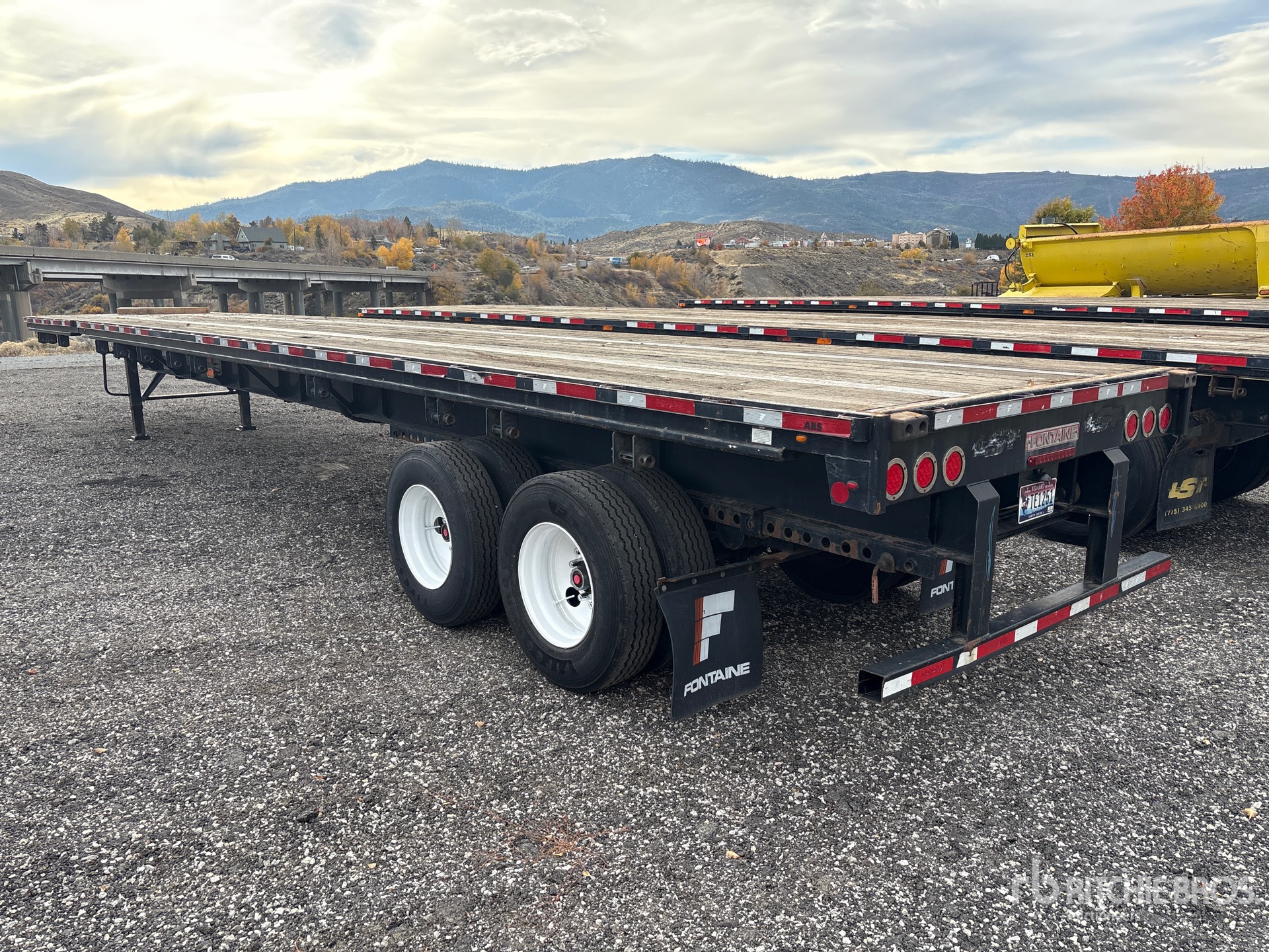 Aspect général with Image, coin arrière gauche