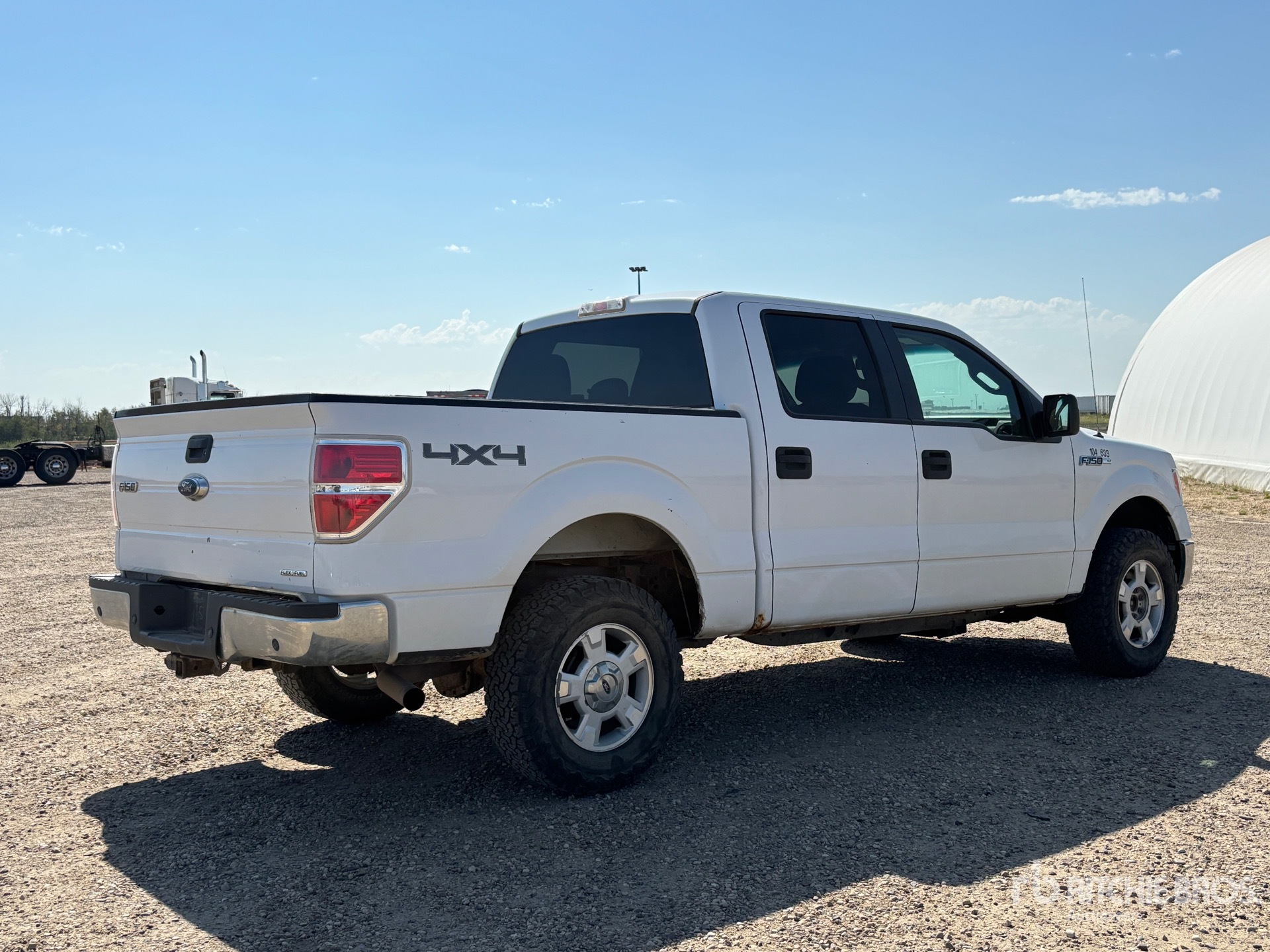 General Appearance with Picture, Right Rear Corner