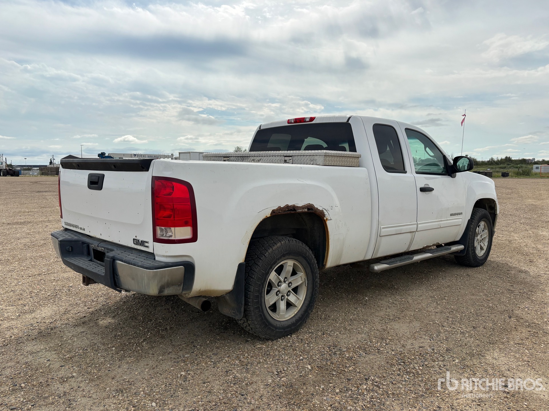 General Appearance with Picture, Right Rear Corner