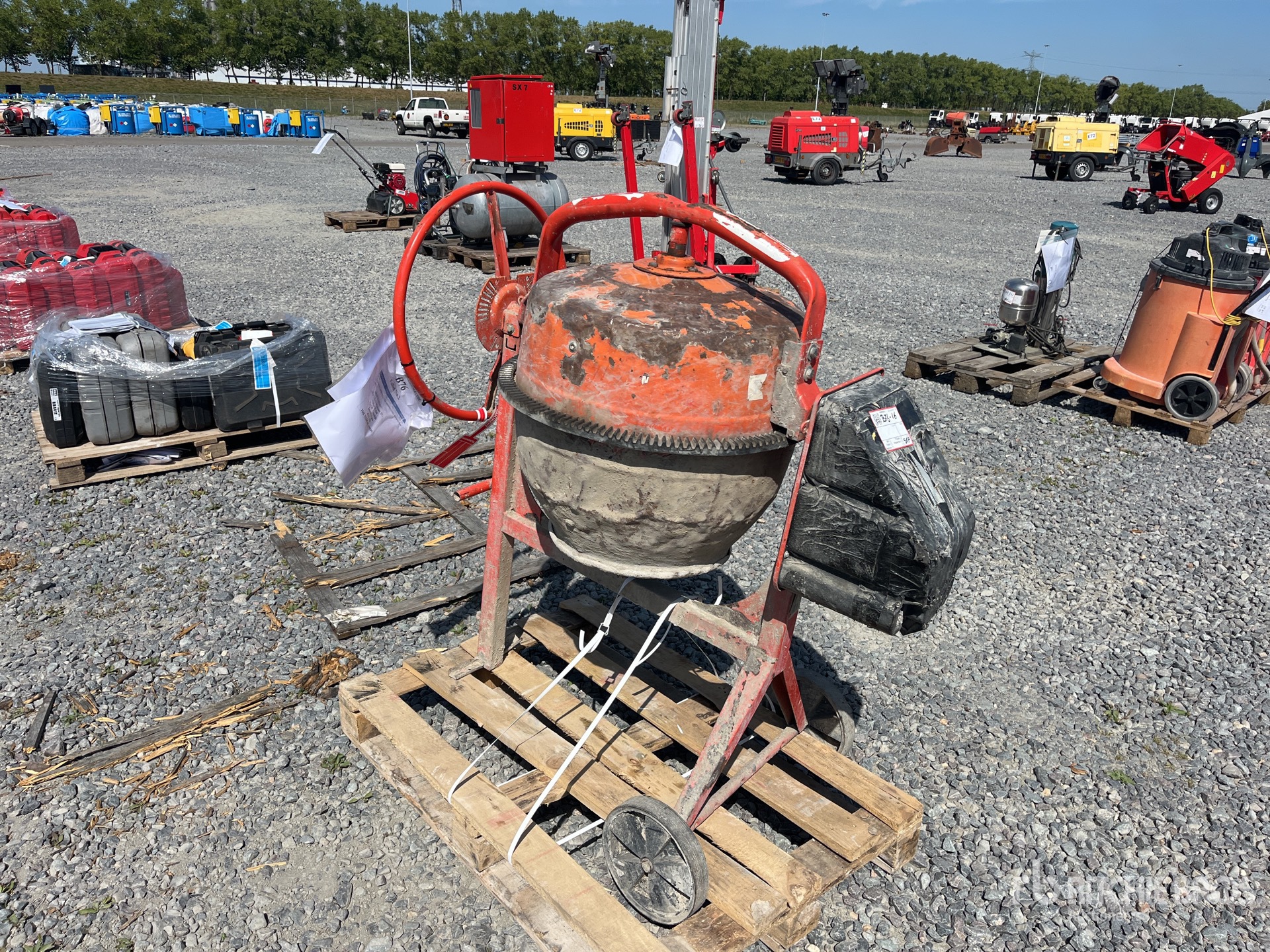 General Appearance with Picture, Right Front Corner