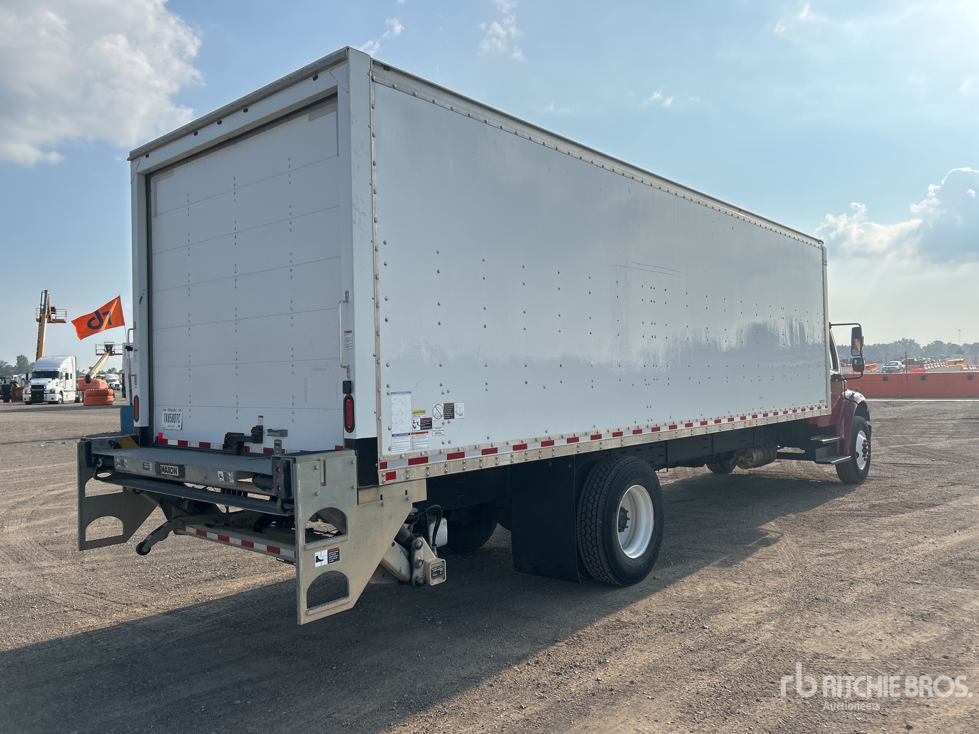 General Appearance with Bild, Ecke hinten rechts