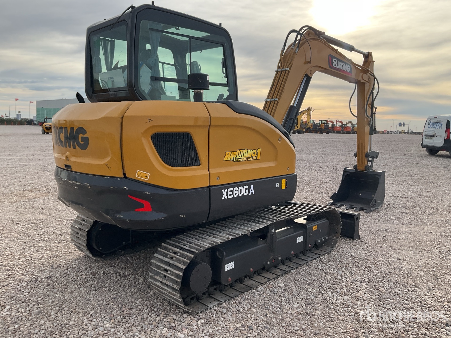 General Appearance with Picture, Right Rear Corner