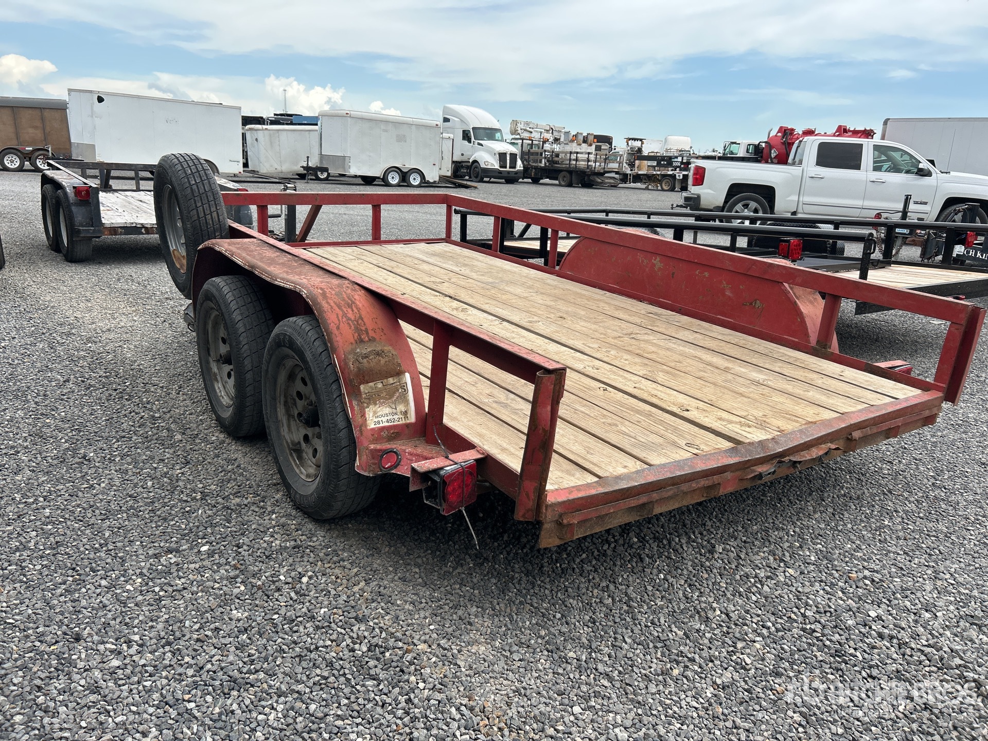 General Appearance with Picture, Left Rear Corner