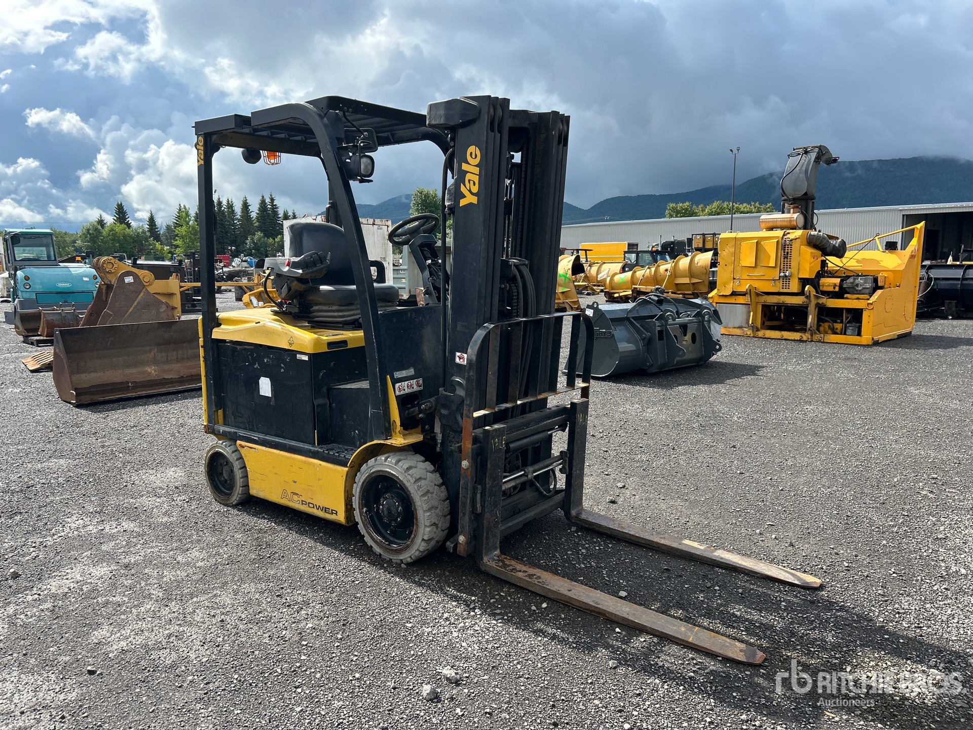 MONTACARGAS ELéCTRICO 2015 YALE ERC060VGN48TE088