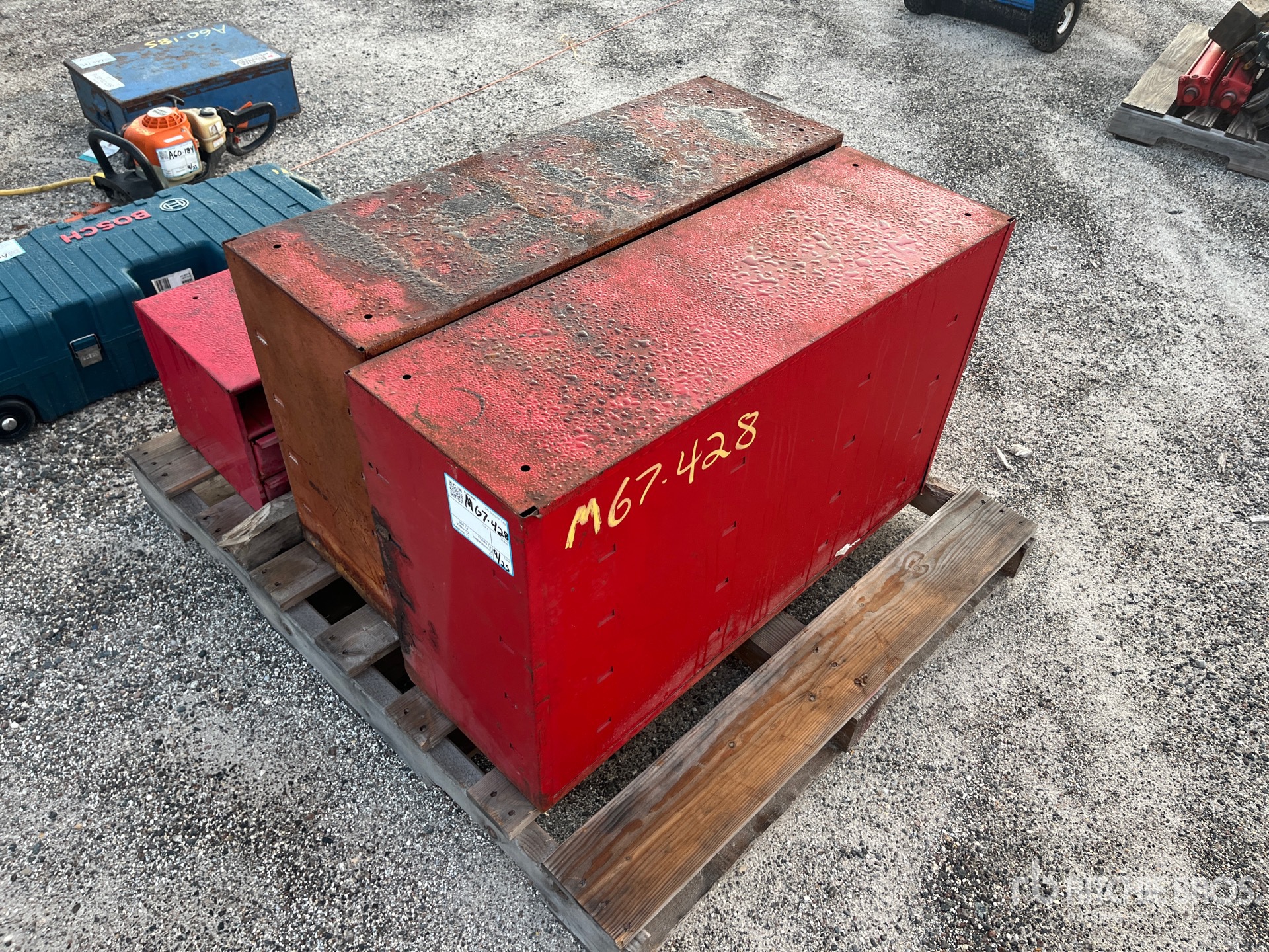 General Appearance with Picture, Left Rear Corner