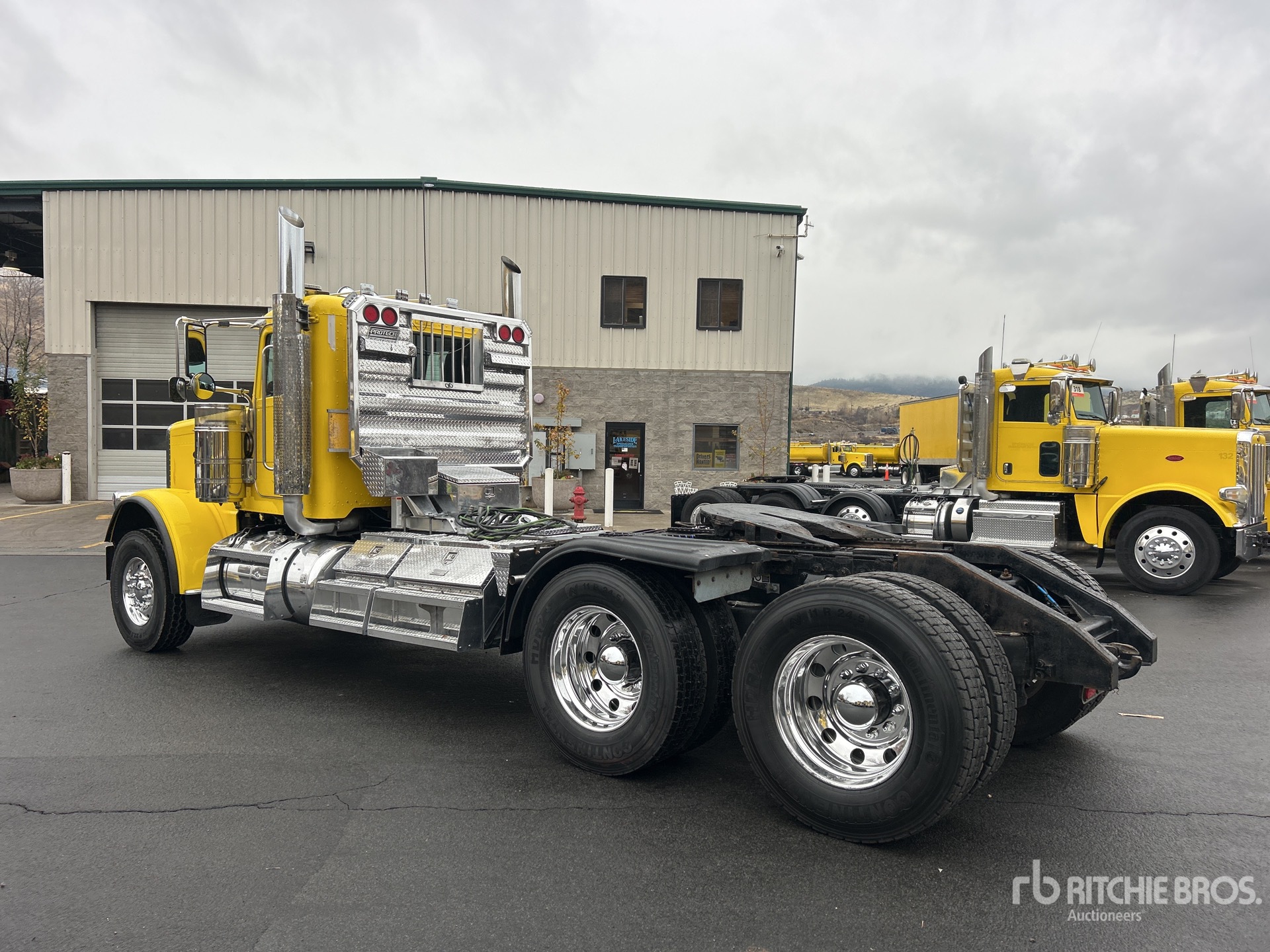 General Appearance with Picture, Left Rear Corner