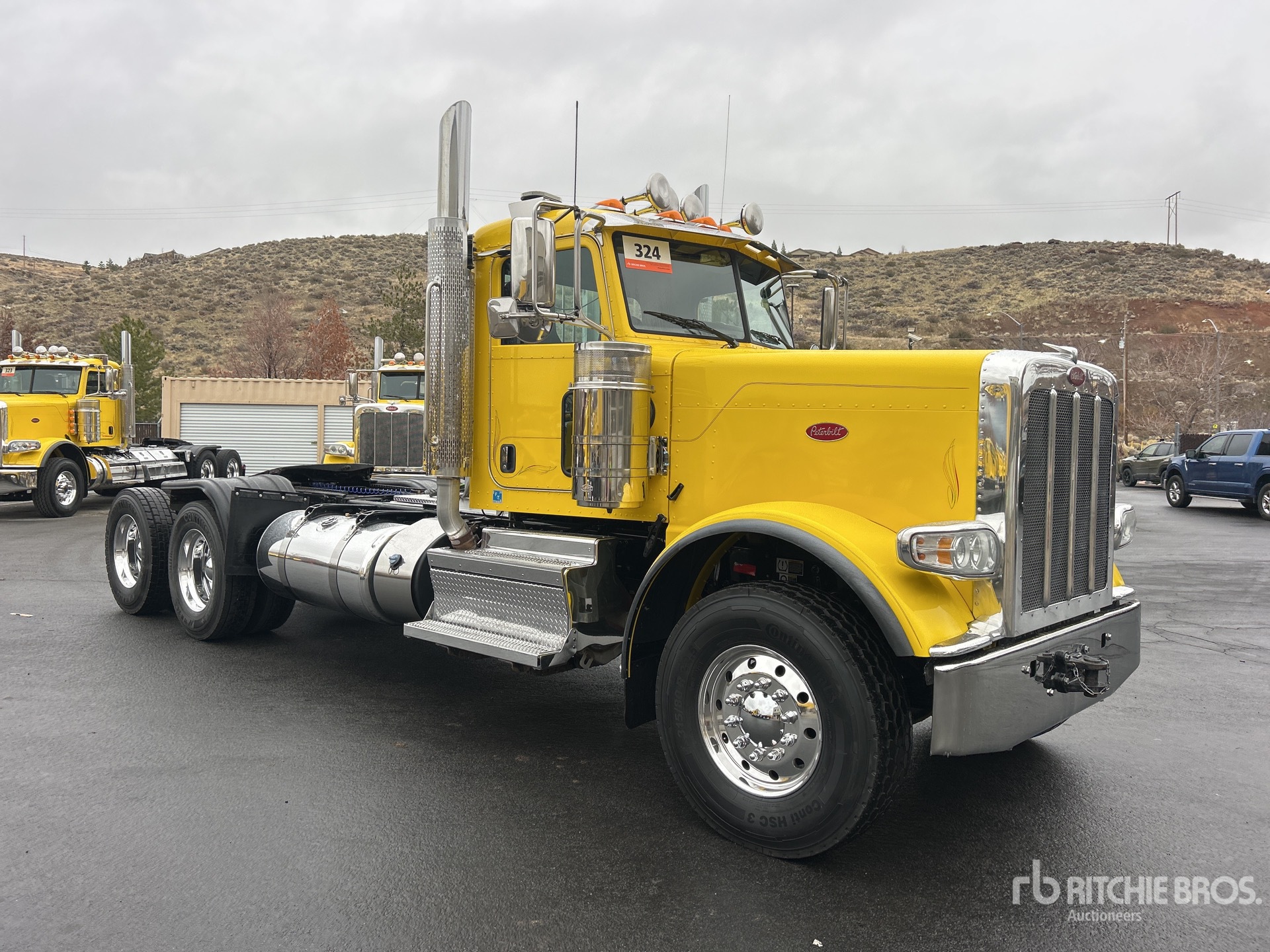 General Appearance with Picture, Right Front Corner