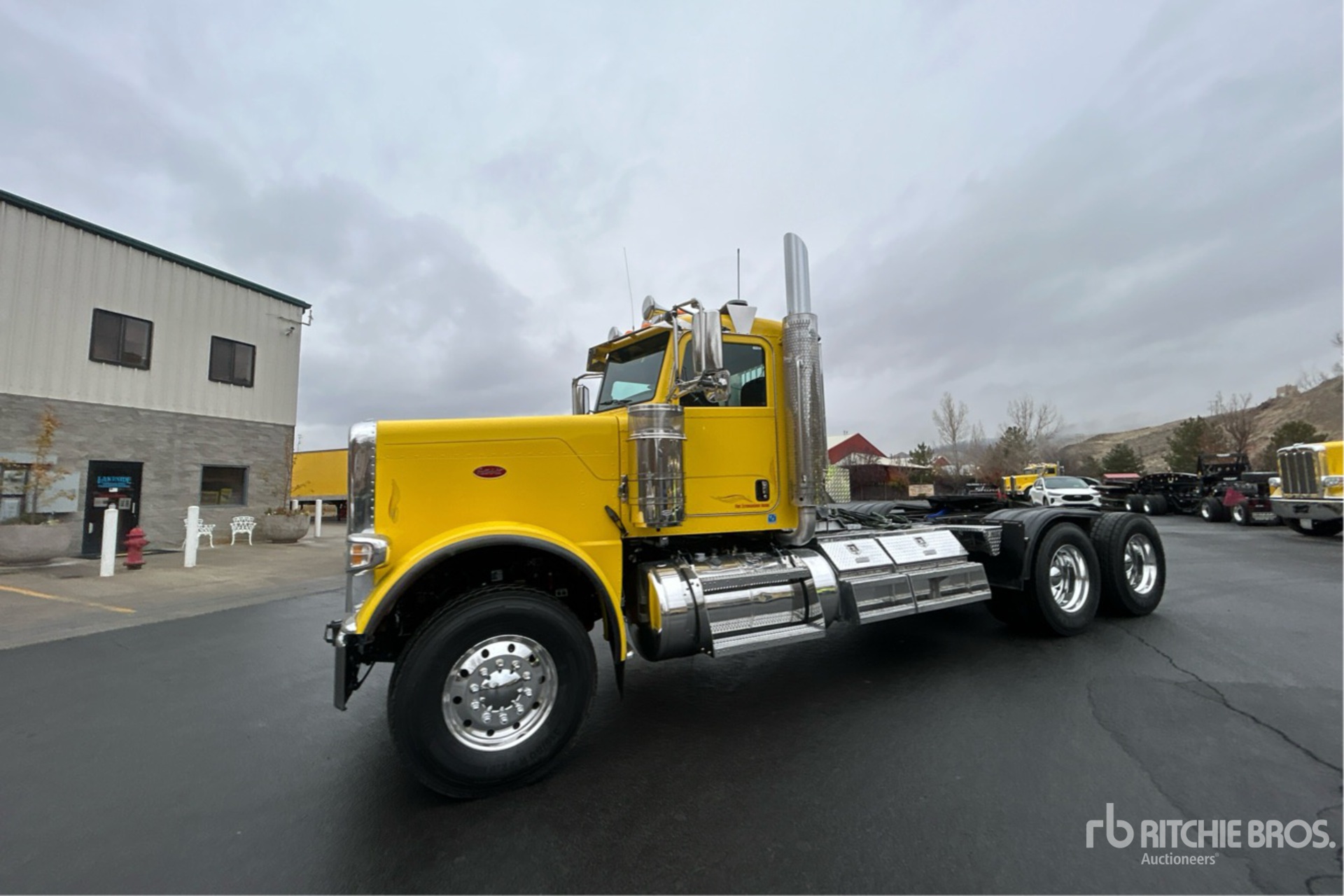 General Appearance with Picture, Left Front Corner