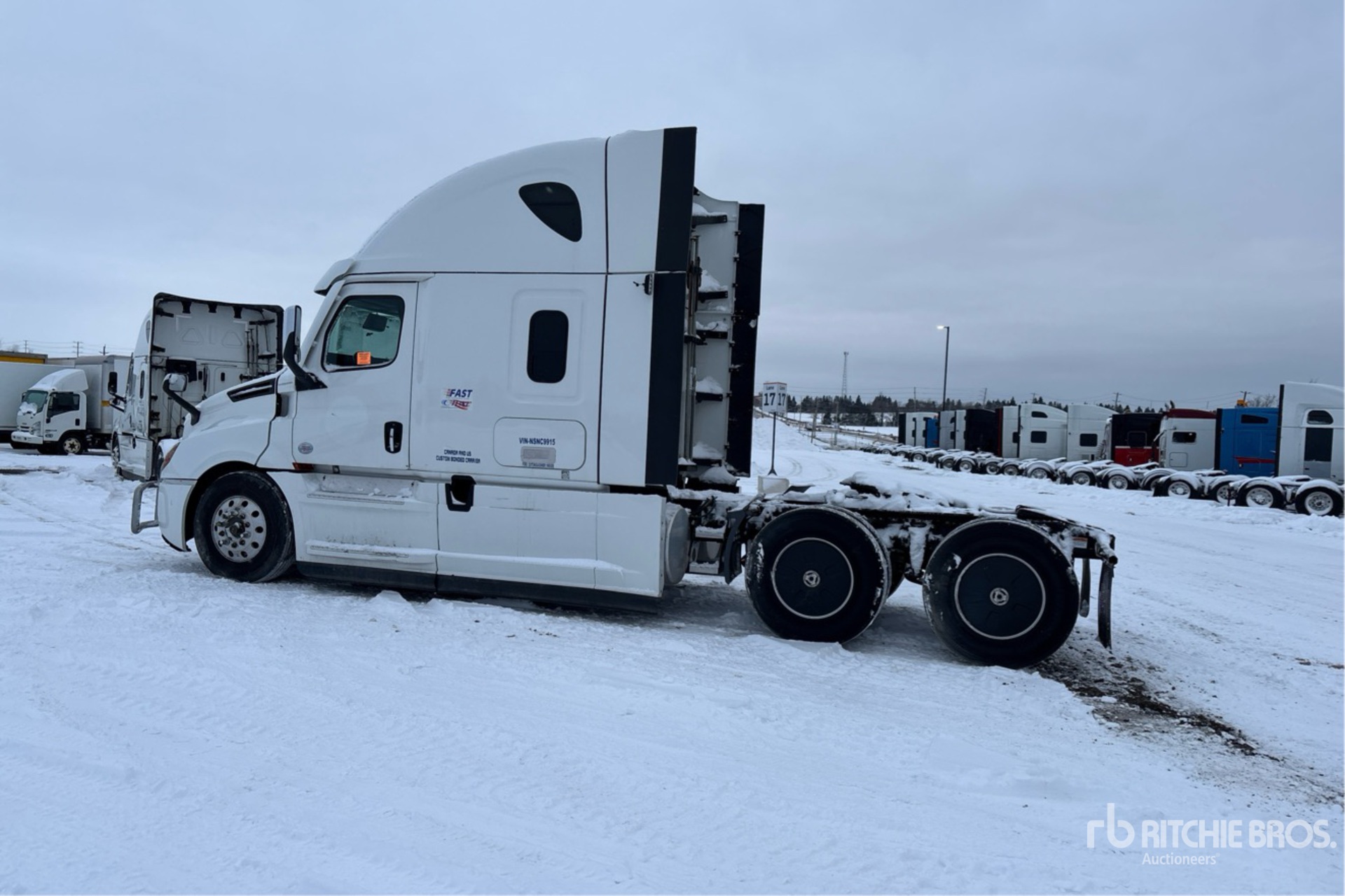 General Appearance with Foto, angolo posteriore sinistro