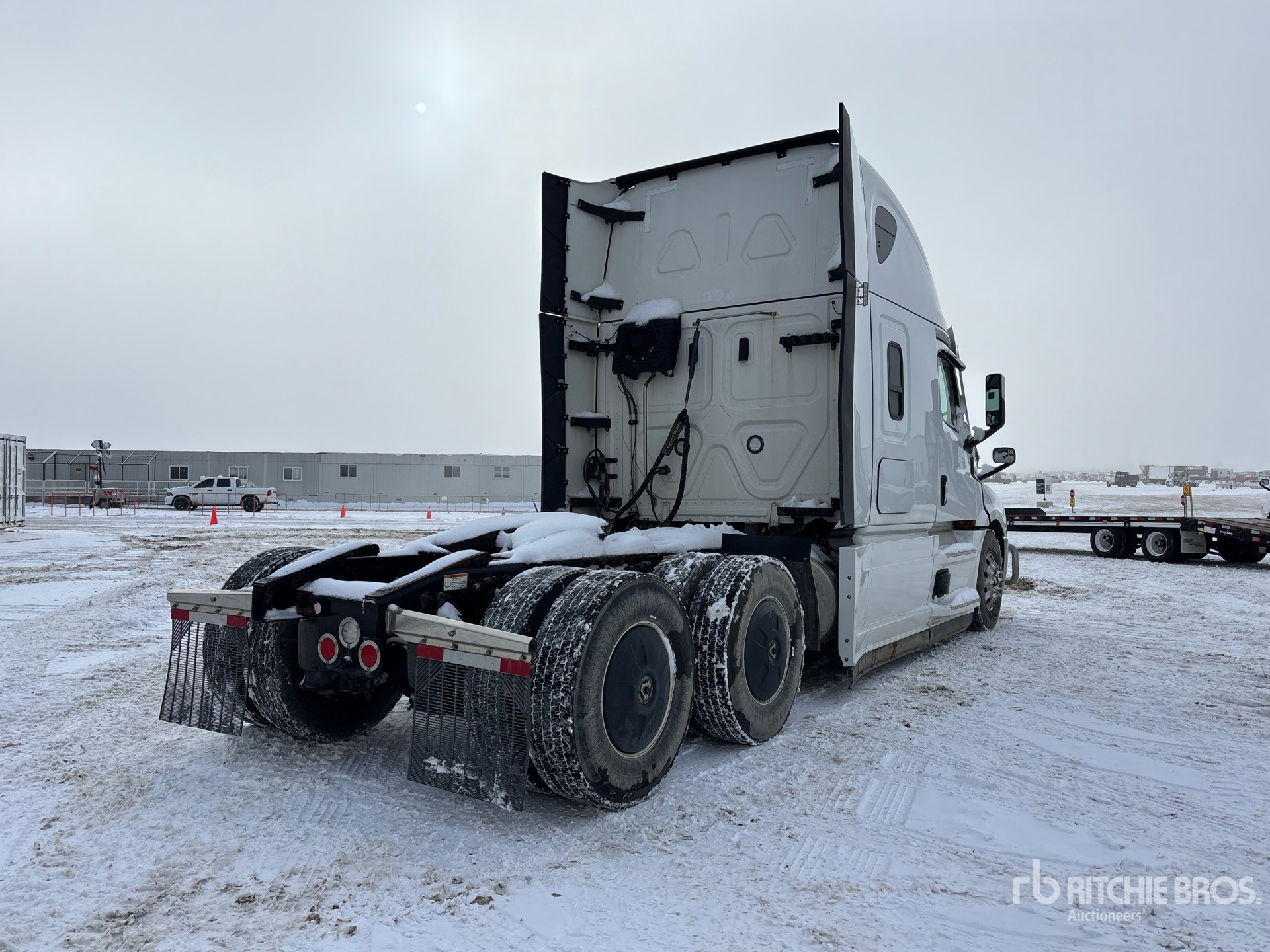 Aspect général with Image, coin arrière droit