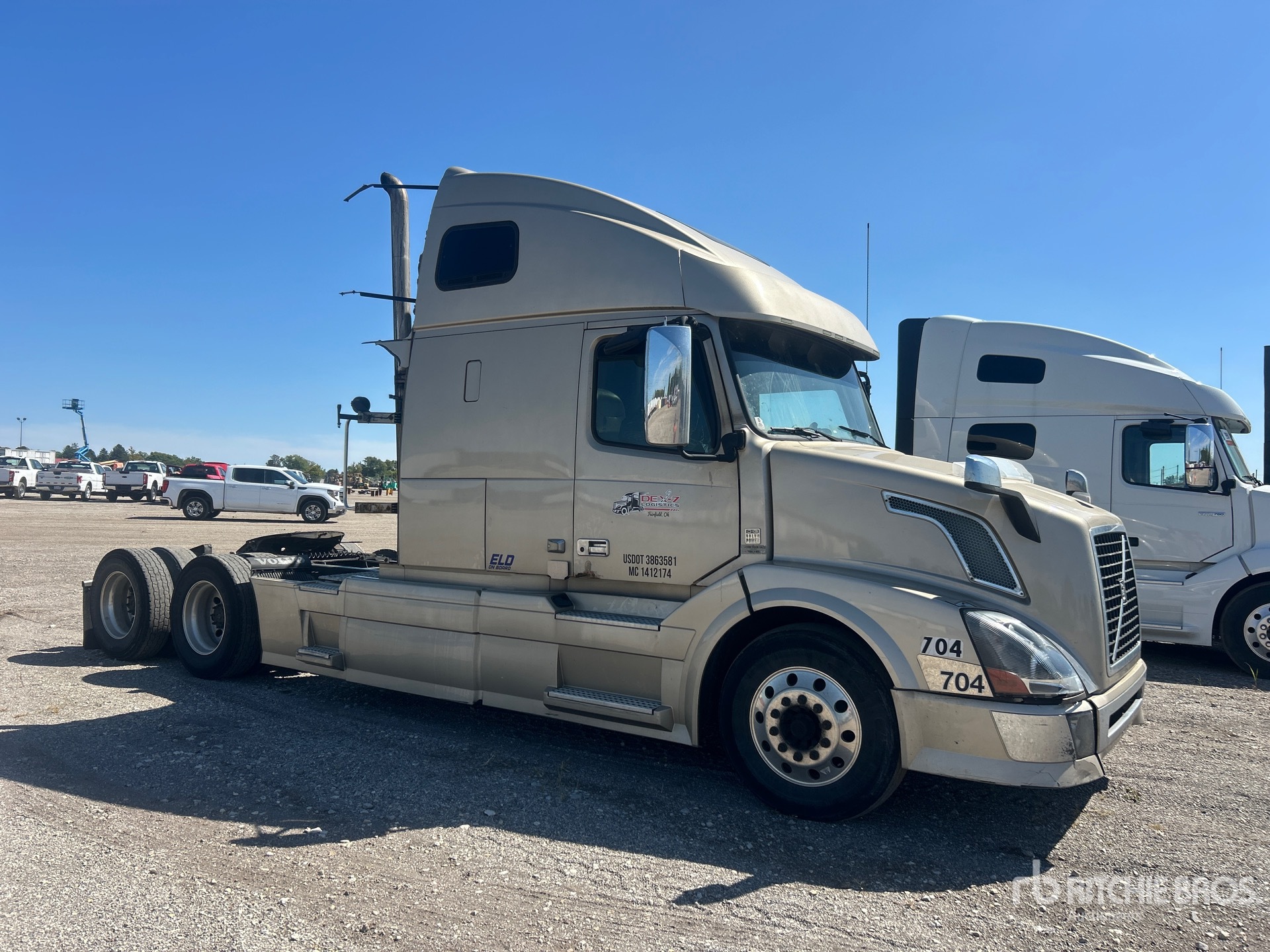 General Appearance with Picture, Right Front Corner