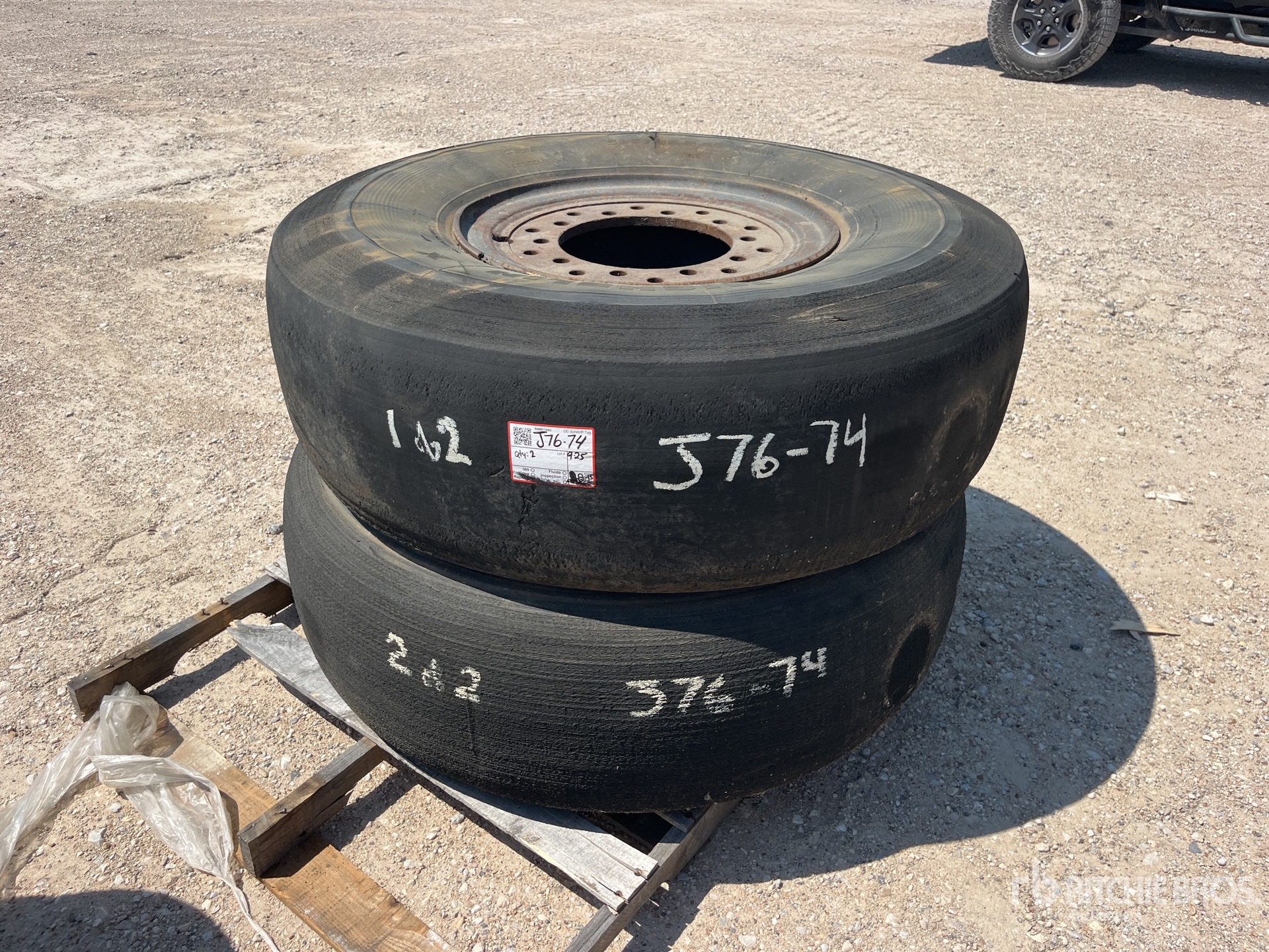 General Appearance with Picture, Left Front Corner