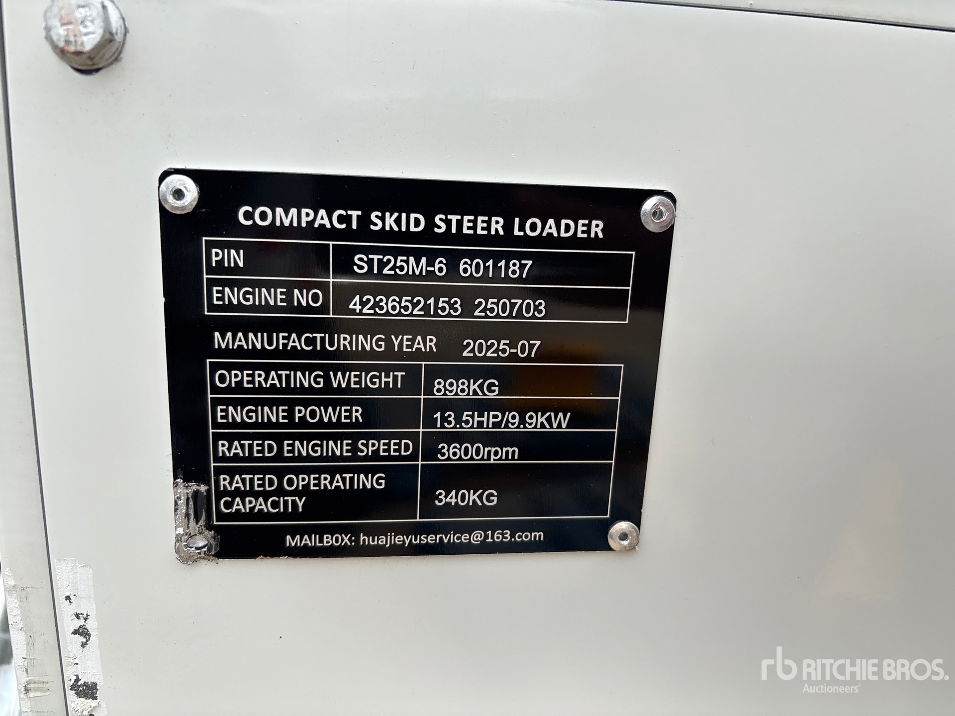 MINI CARGADOR SOBRE ORUGAS 2025 COMPAC ST25M6
