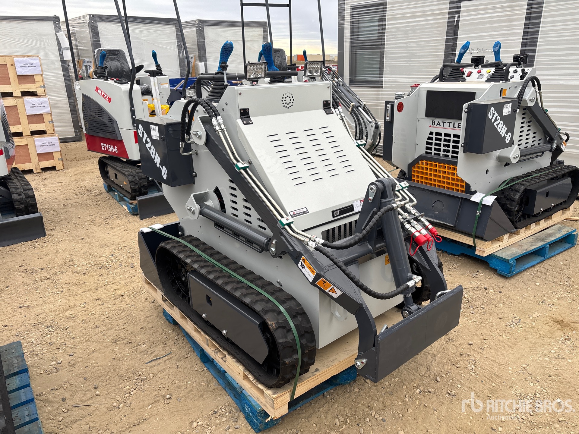 MINI CARGADOR SOBRE ORUGAS 2025 COMPAC ST28H6